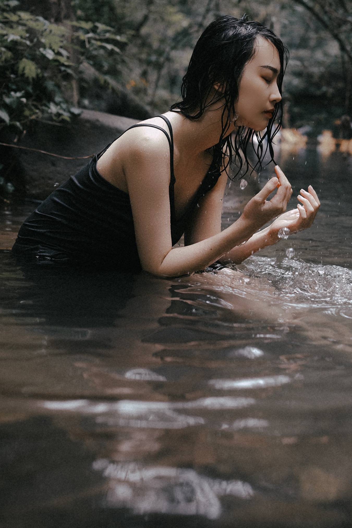 [YITUU艺图语] 2022.05.21 沉溺 茶架 [20P/128MB]