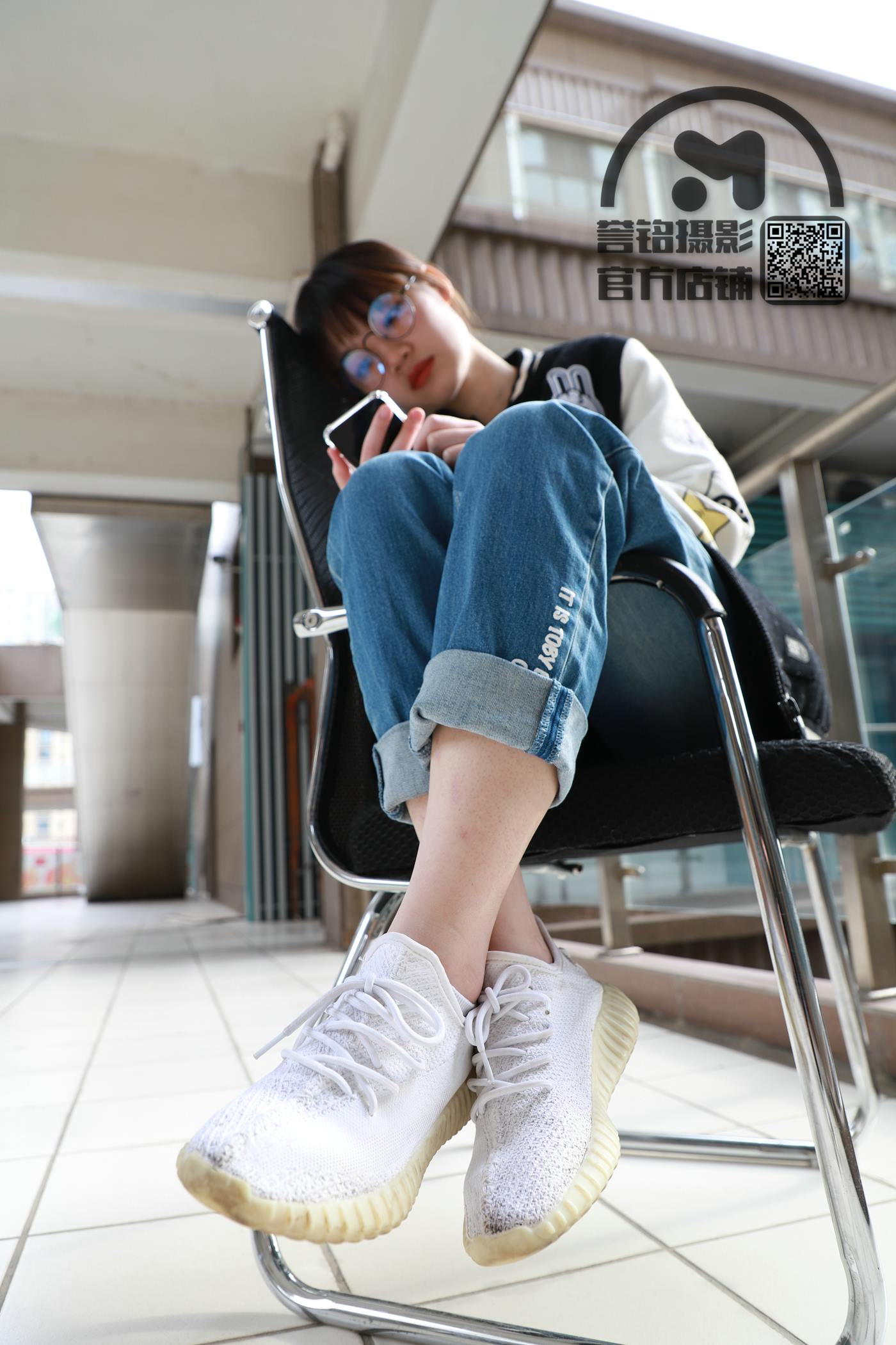 [誉铭传媒]袜足摄影 2020年《10.20 定制作品》[100P/1V/1.14GB]