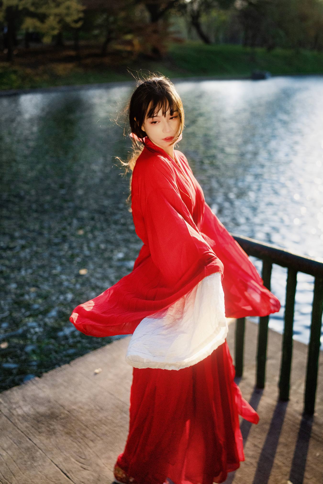 [YITUU艺图语] 2022.05.18 光感之美 贰加六 [24P/331MB]