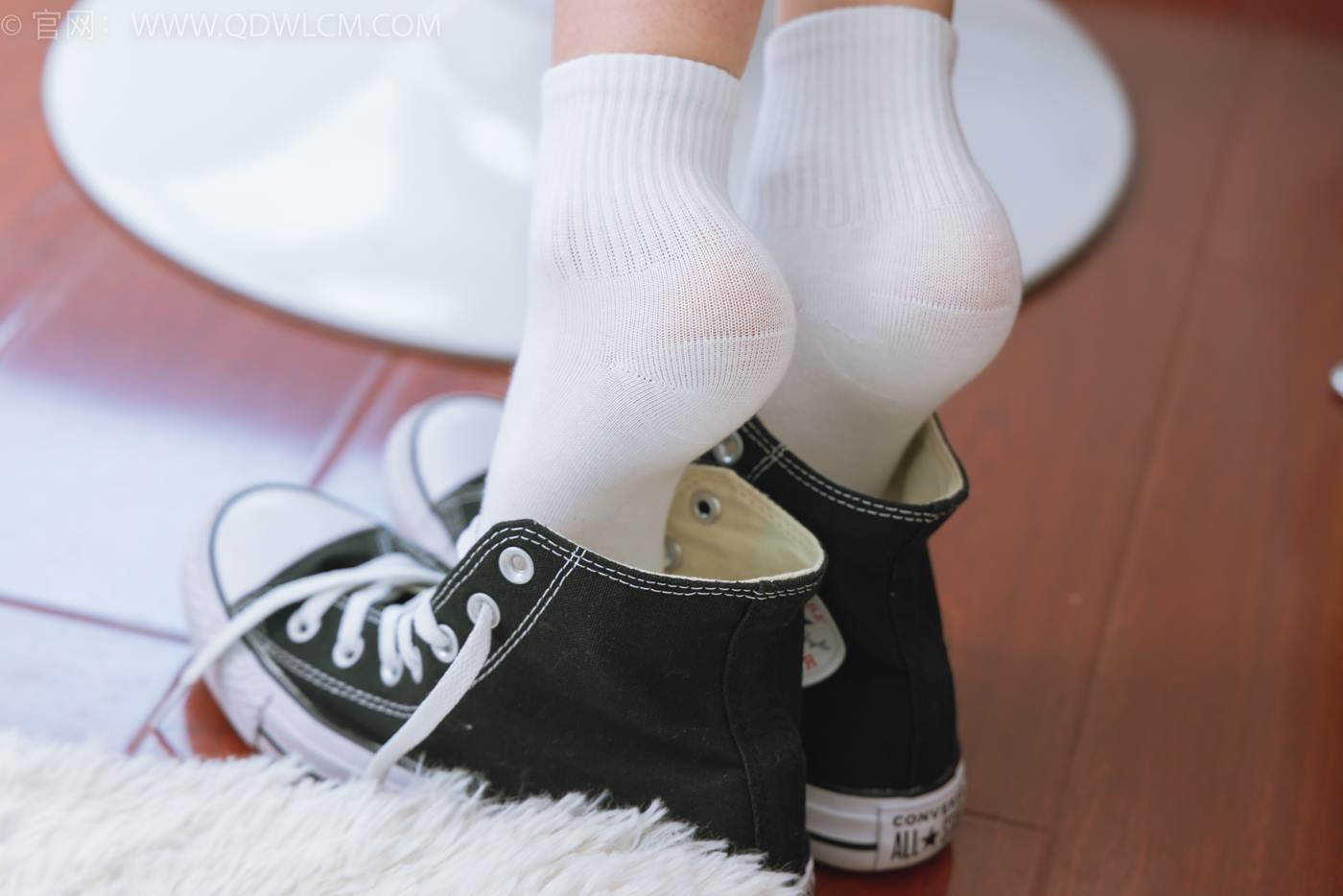 物恋传媒 NO.1559 颜颜-人来人往[150P/1V/3.16GB]