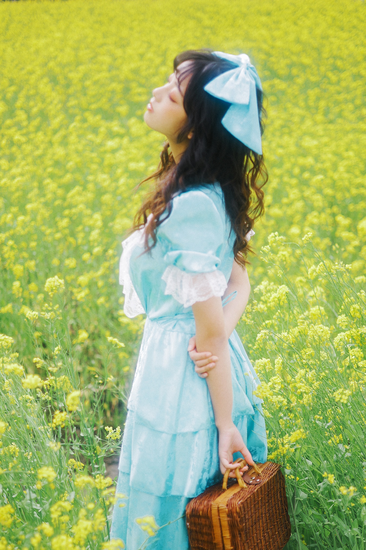 [YITUYU艺图语] 2022.05.26 黄色花海 芊芊 [24P/254MB]