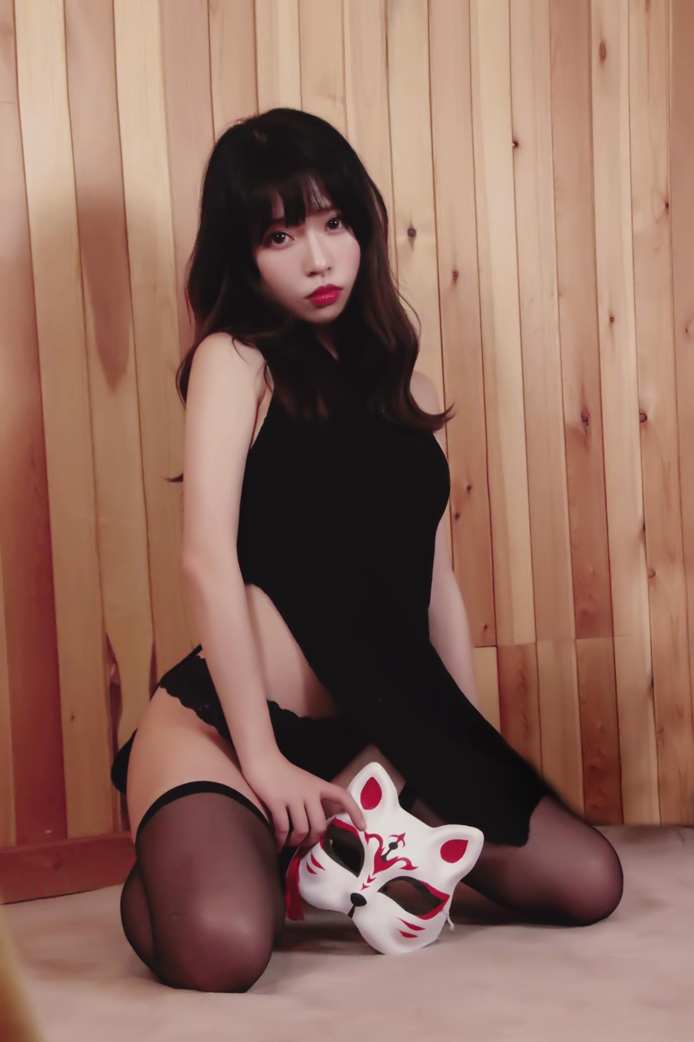 白易子教主 - 高叉毛衣[26P/38MB]