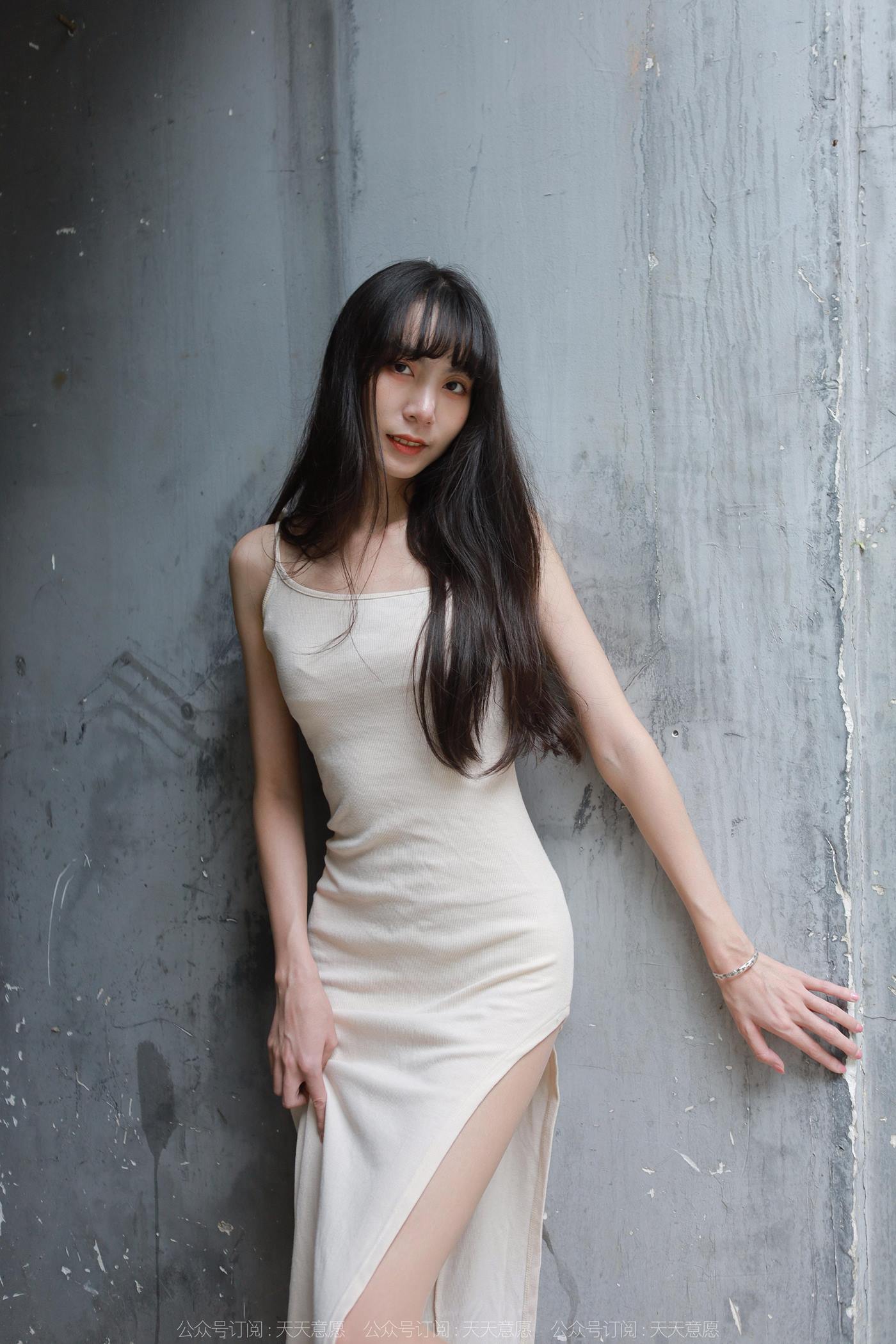 [IESS异思趣向] 2022.11.08 丝享家1262：团团《高叉长腿》[88P/95MB]