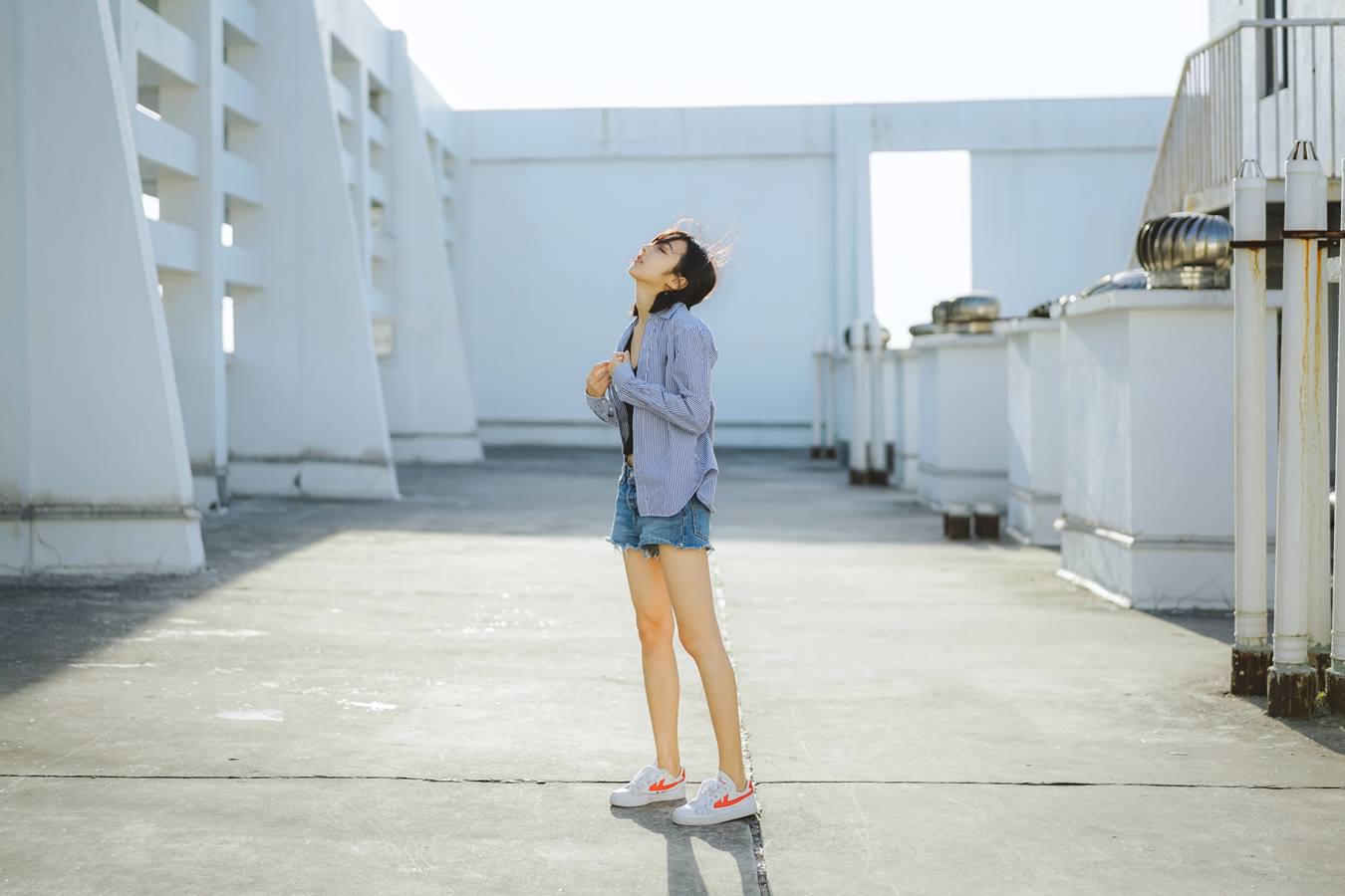 [YITUU艺图语] 2022.05.17 天台的风 戴黎婷 [32P/285MB]