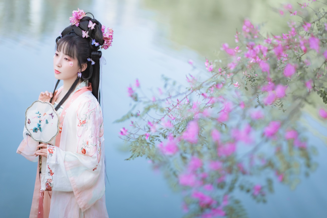 [YITUYU艺图语] 2022.05.22 春日宴 V [32P/277MB]