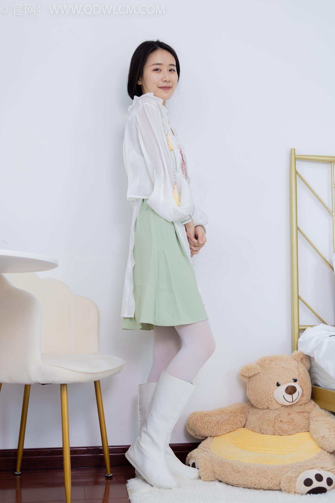 物恋传媒 NO.1547 菜菜-绿野仙踪[152P/1V/3.08GB]