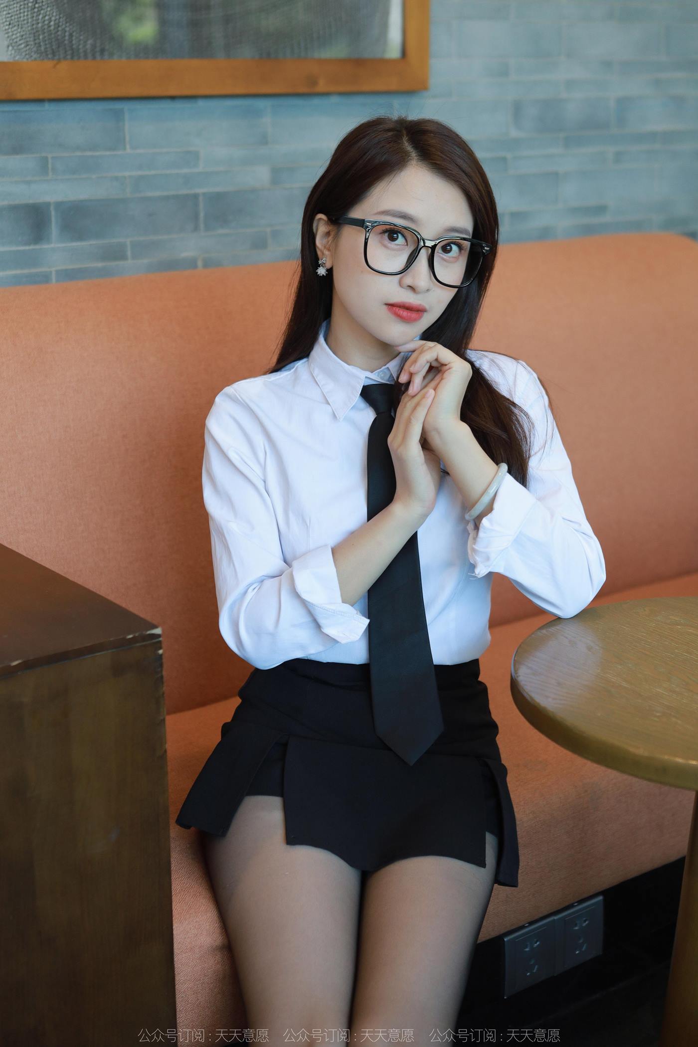 [IESS异思趣向] 2022.11.05 丝享家1259：小婕《可爱玉姐》[87P/89MB]