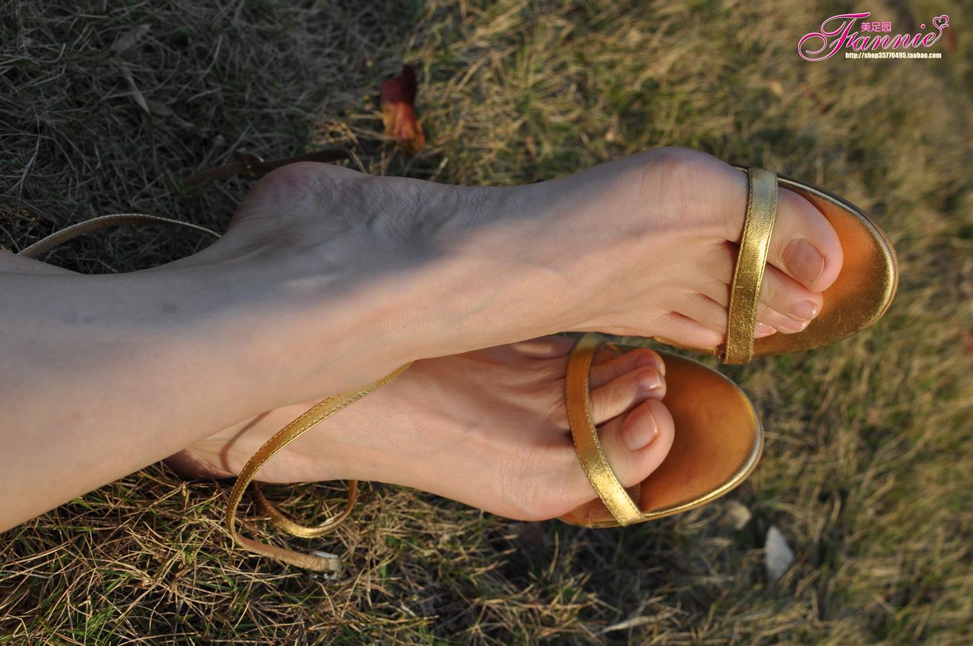 Fannie芬妮每足园 No.084 触摸阳光9 [51P/146MB]