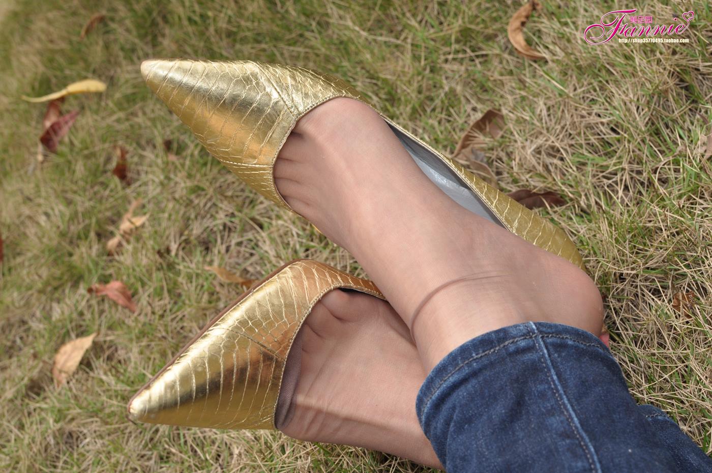 Fannie芬妮每足园 No.083 触摸阳光8 [30P/94MB]