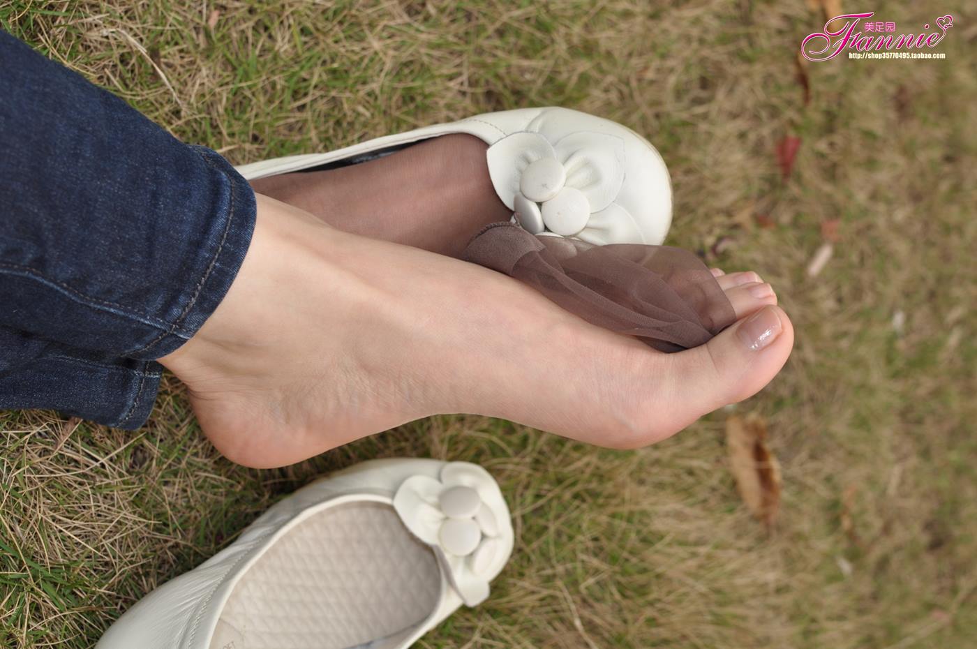 Fannie芬妮每足园 No.076 触摸阳光 [62P/185MB]