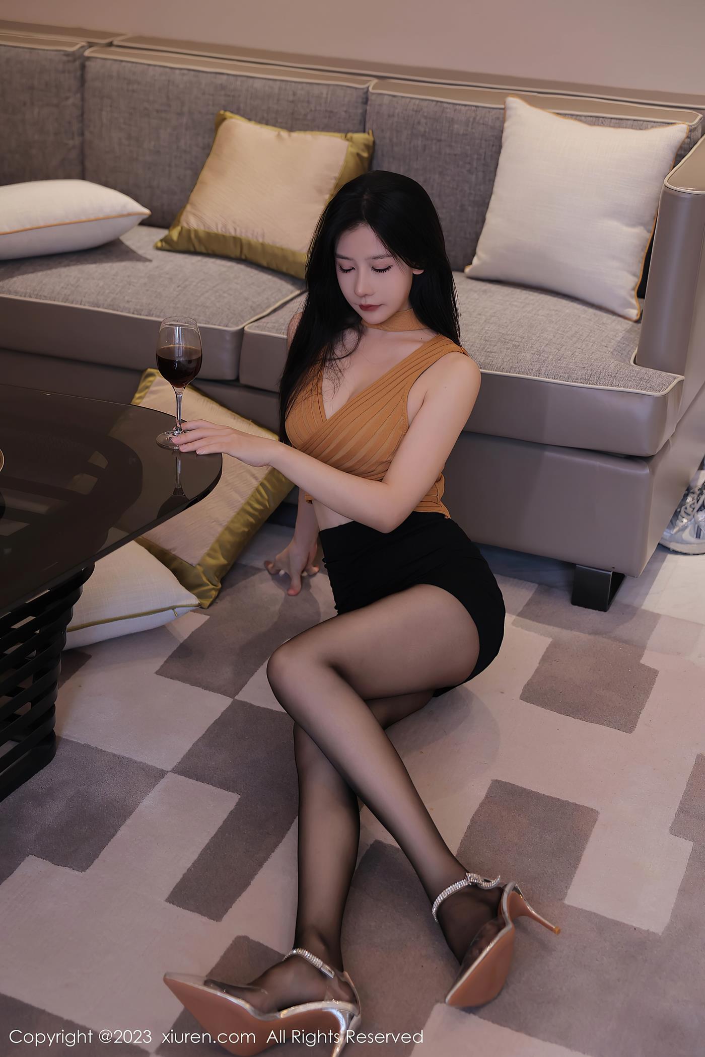 [Xiuren秀人网]2023.06.15 NO.6920 尹甜甜[82+1P/869MB]