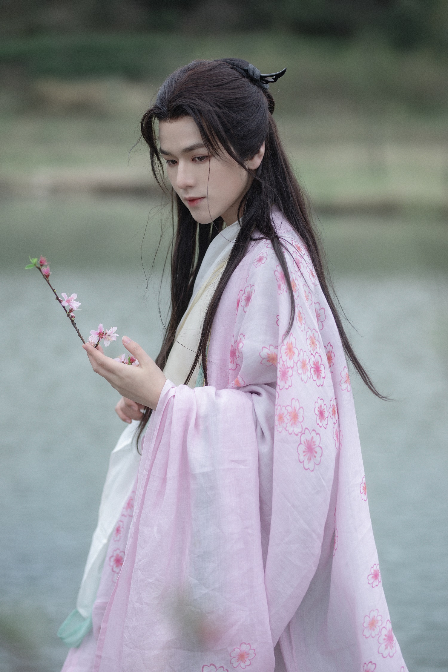 [YITUYU艺图语] 2022.06.01 桃花仙人 李宇轩Yashon [23P/356MB]