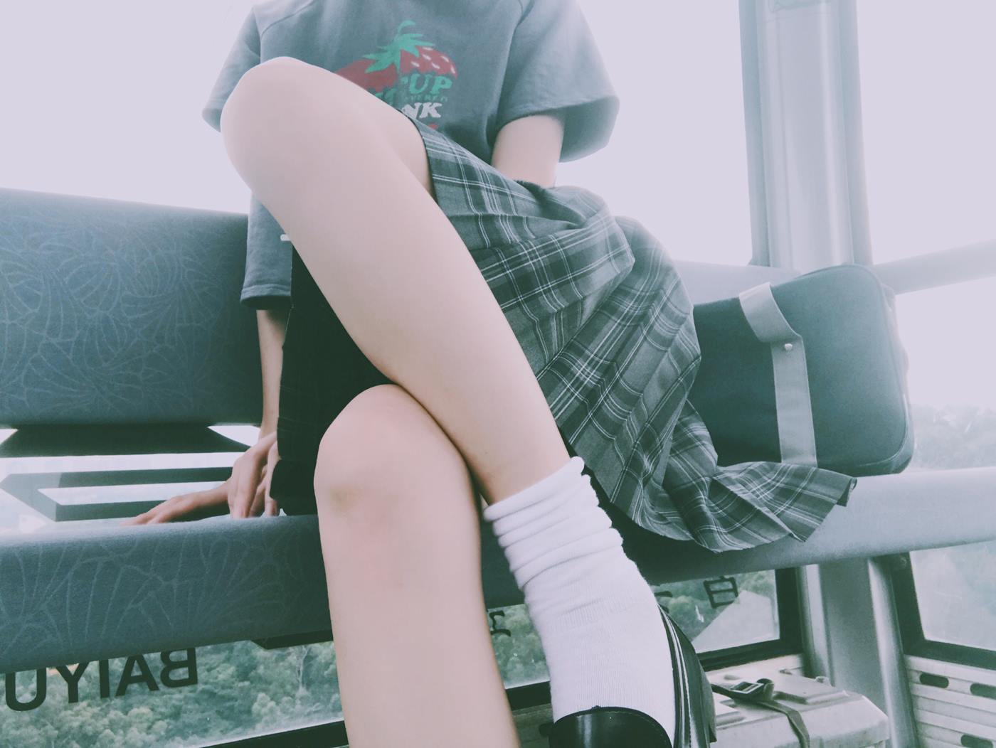 眼酱大魔王w - 不正经的露出[6P/2V/31MB]