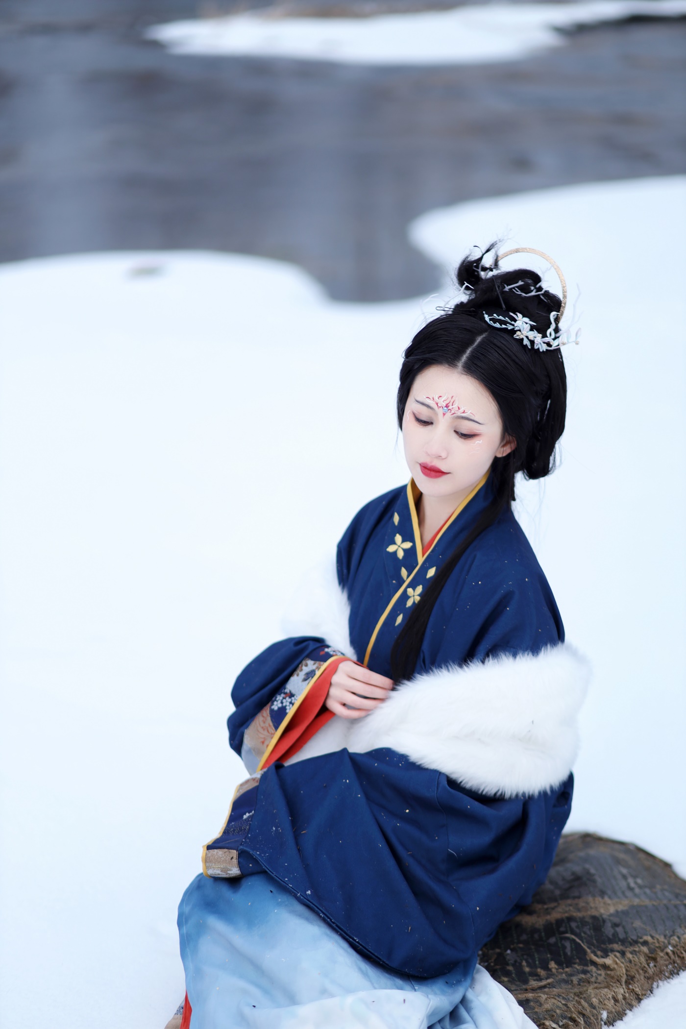 [YITUYU艺图语] 2022.06.05 雪山山神 青霜鹅 [22P/302MB]