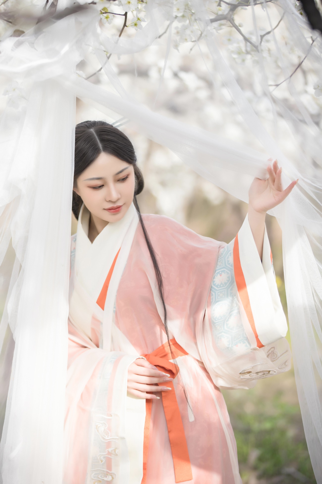 [YITUYU艺图语] 2022.06.01 香寒未逐风 鹿哥 [24P/149MB]