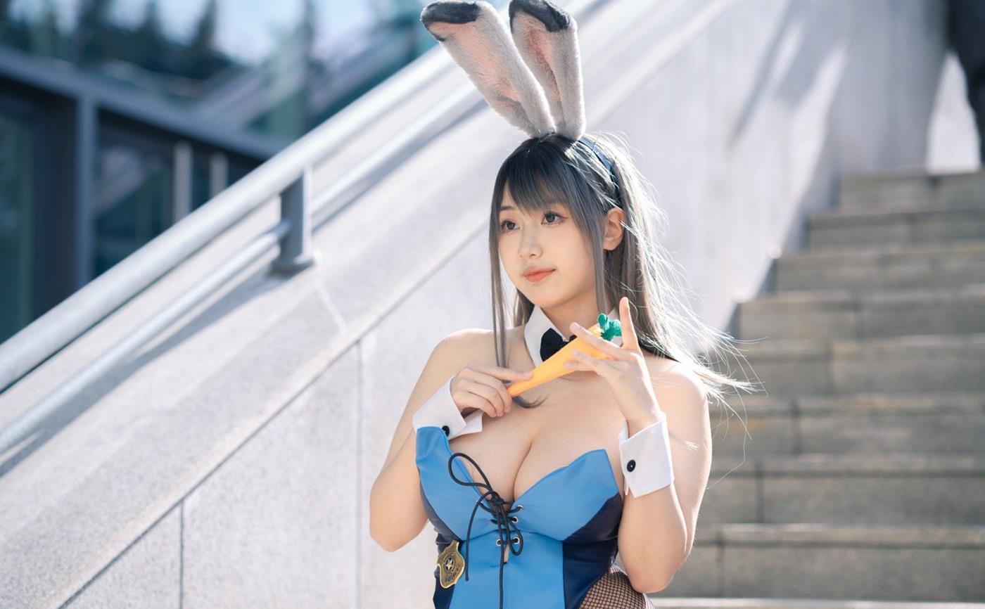 浅安安 - 漫展兔女郎 [9P/3V/24MB]