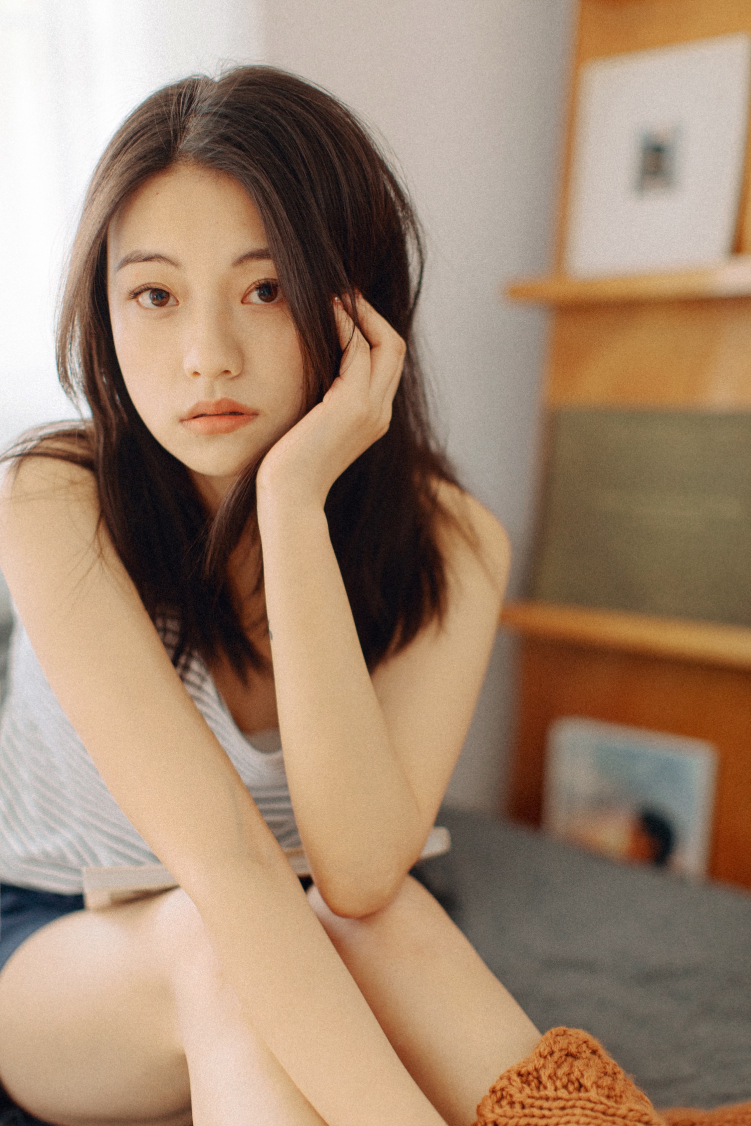 [YITUYU艺图语] 2022.06.01 寝居女子写真集 九月 [34P/395MB]