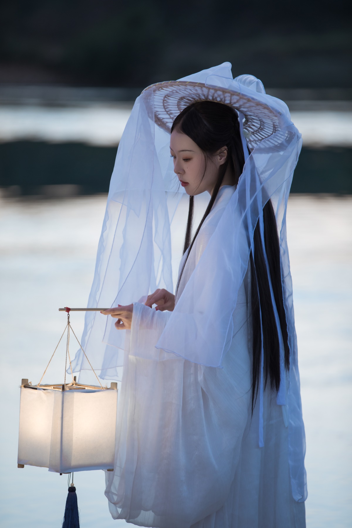 [YITUYU艺图语] 2022.06.02 萤火 卓妍 [28P/384MB]