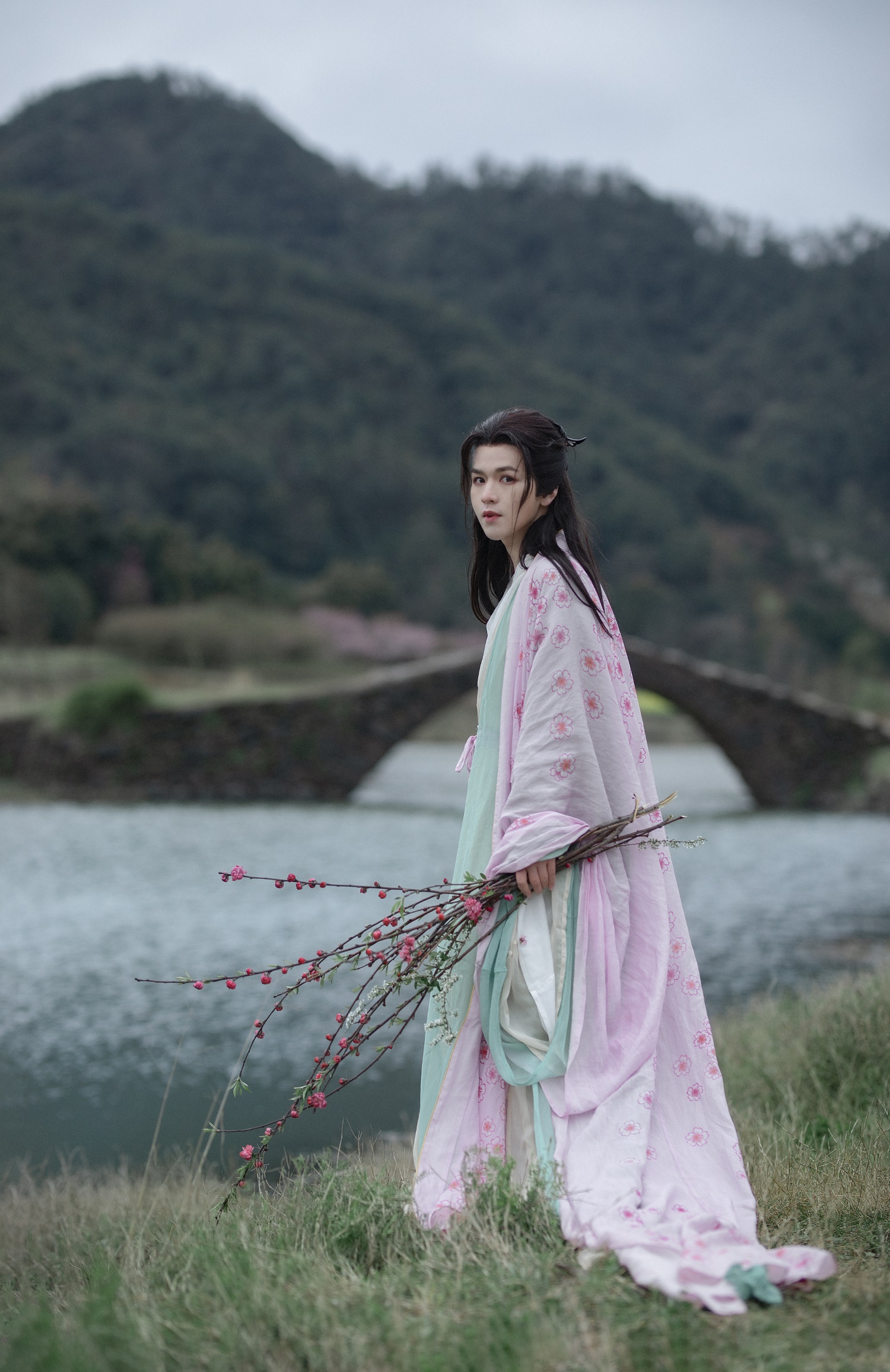 [YITUYU艺图语] 2022.06.01 桃花仙人 李宇轩Yashon [23P/356MB]