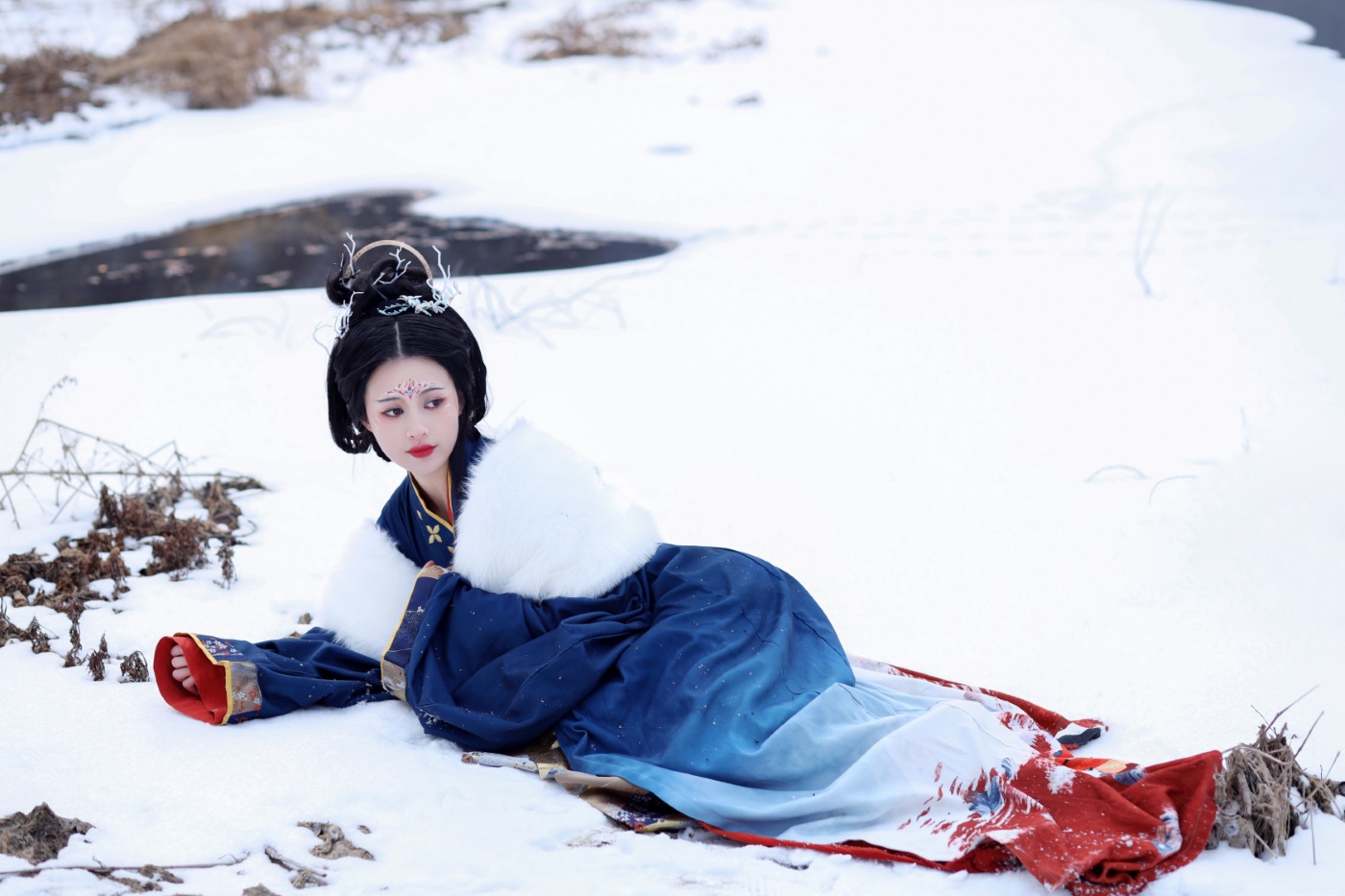 [YITUYU艺图语] 2022.06.05 雪山山神 青霜鹅 [22P/302MB]