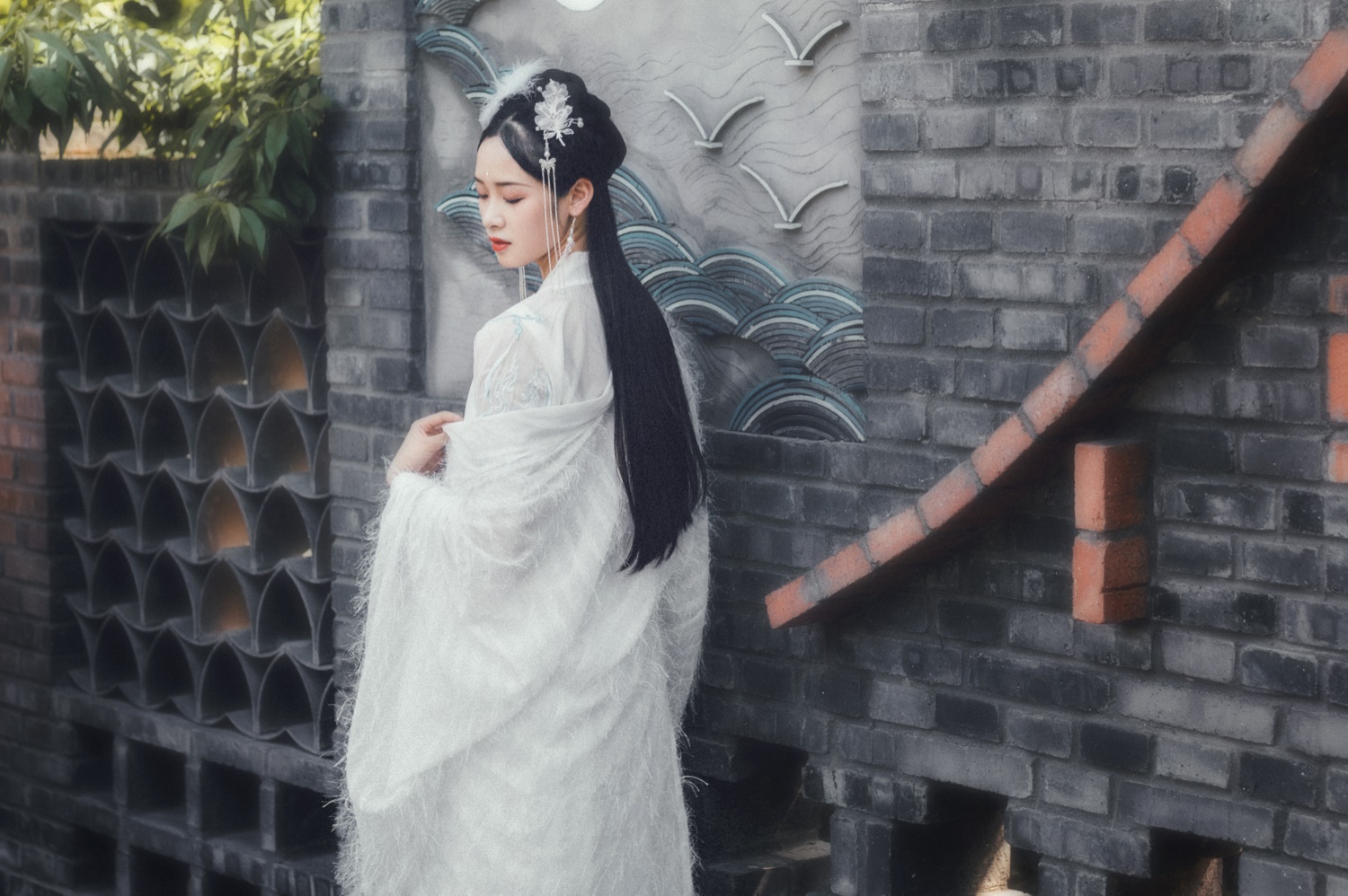 [YITUYU艺图语] 2022.05.27 红颜陌 然冉 [20P/198MB]