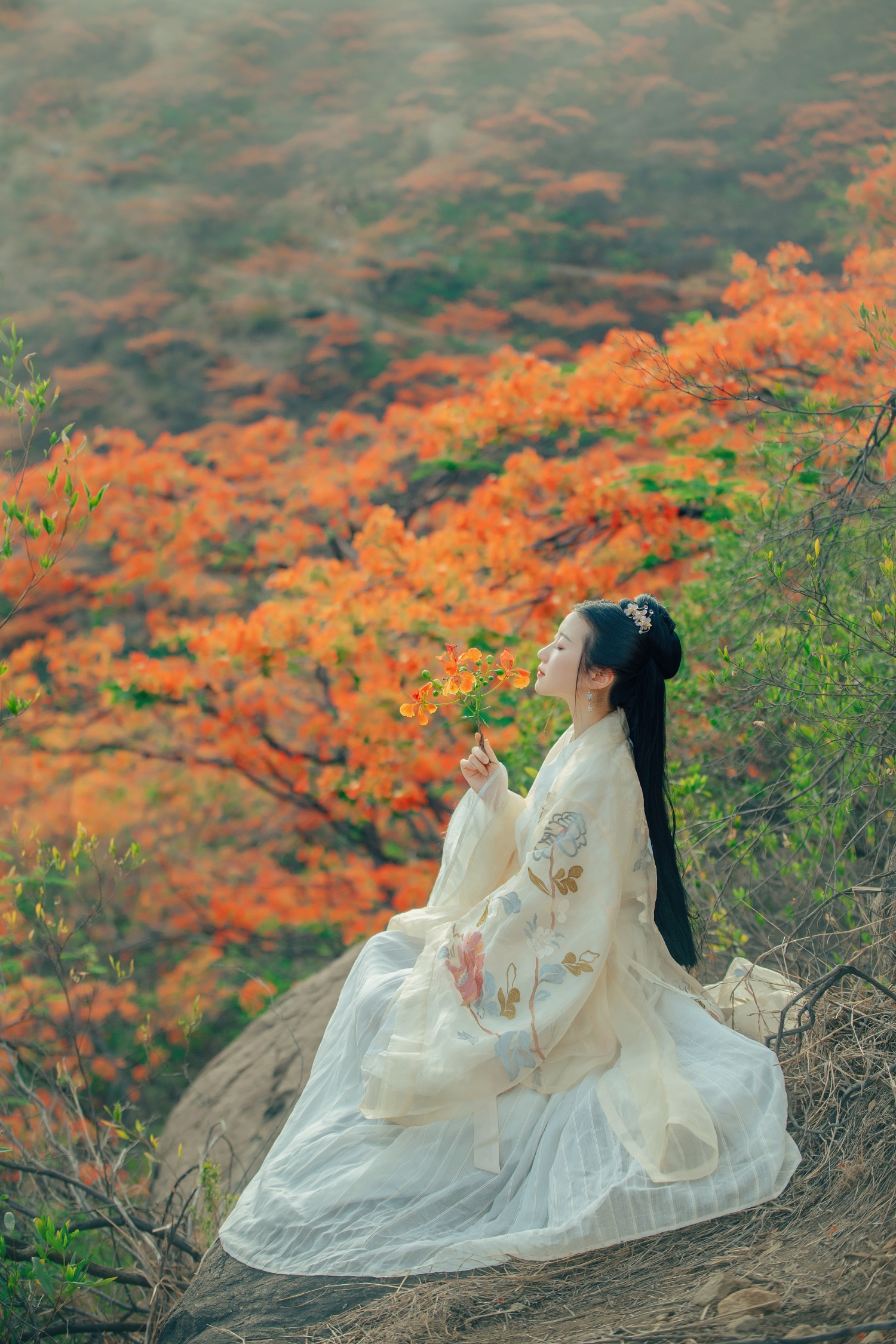 [YITUYU艺图语] 2022.05.28 凤凰花开 粥米饭 [26P/415MB]