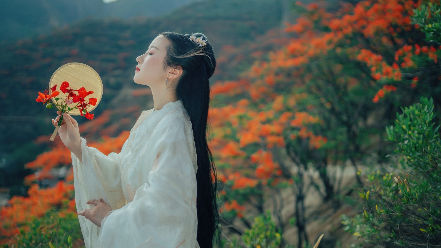 [YITUYU艺图语] 2022.05.28 凤凰花开 粥米饭 [26P/415MB]