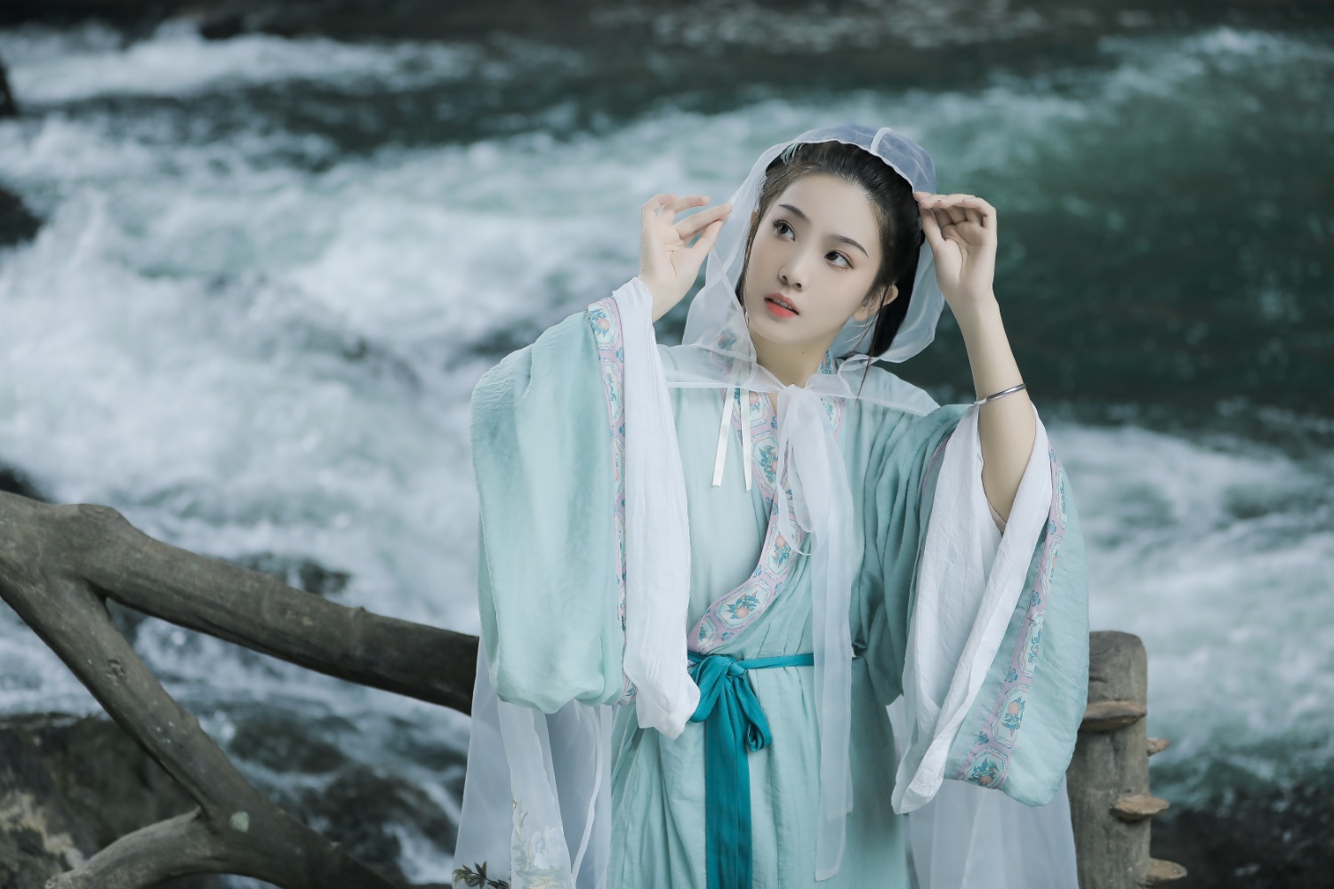 [YITUYU艺图语] 2022.05.27 浮生若梦 芝芝琪 [23P/390MB]