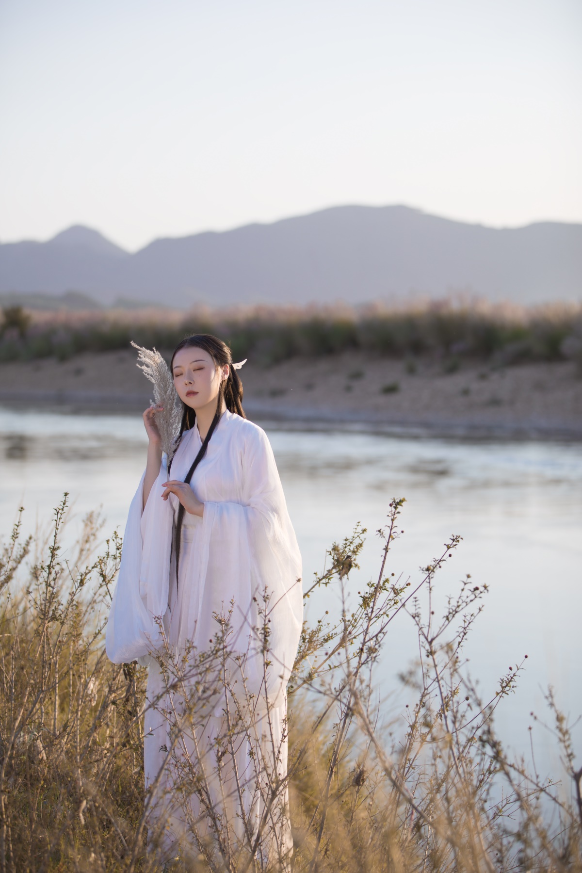 [YITUYU艺图语] 2022.06.02 萤火 卓妍 [28P/384MB]