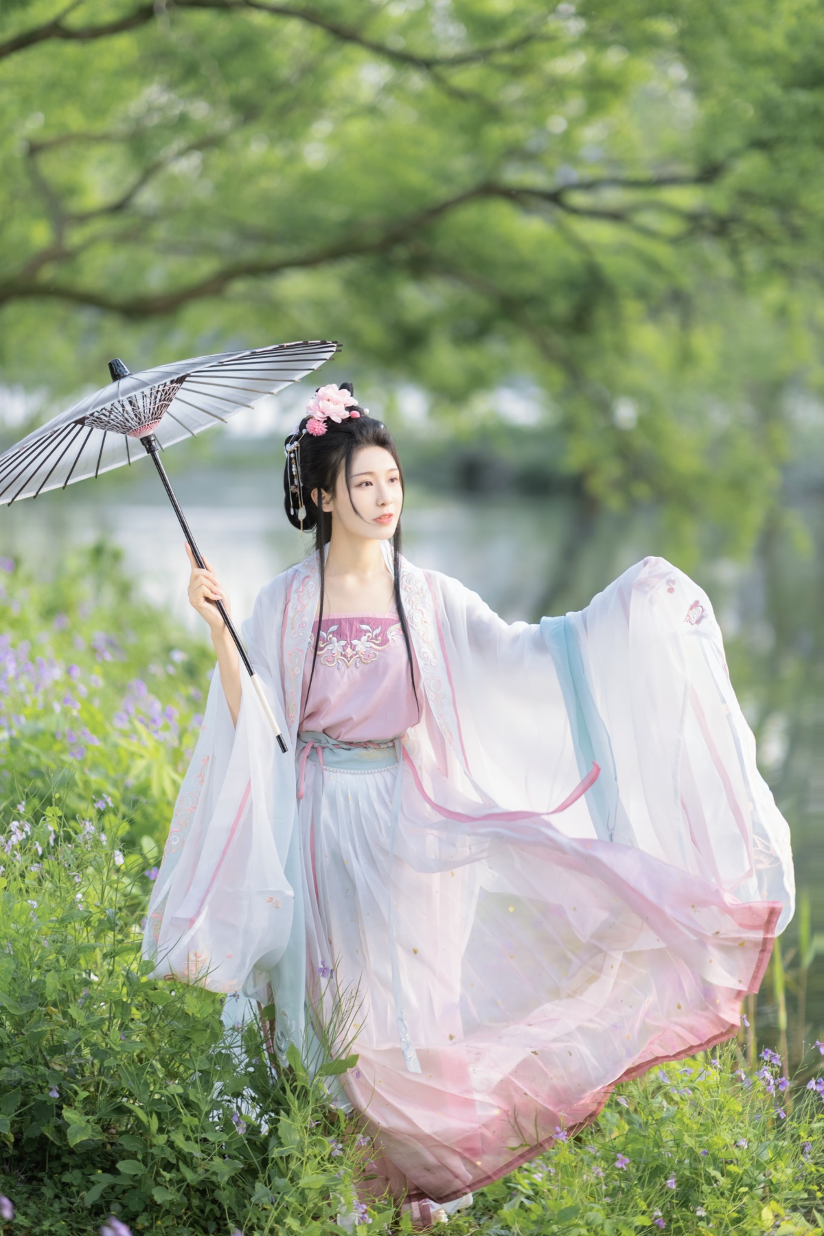 [YITUYU艺图语] 2022.06.04 花间 阿銧 [34P/266MB]