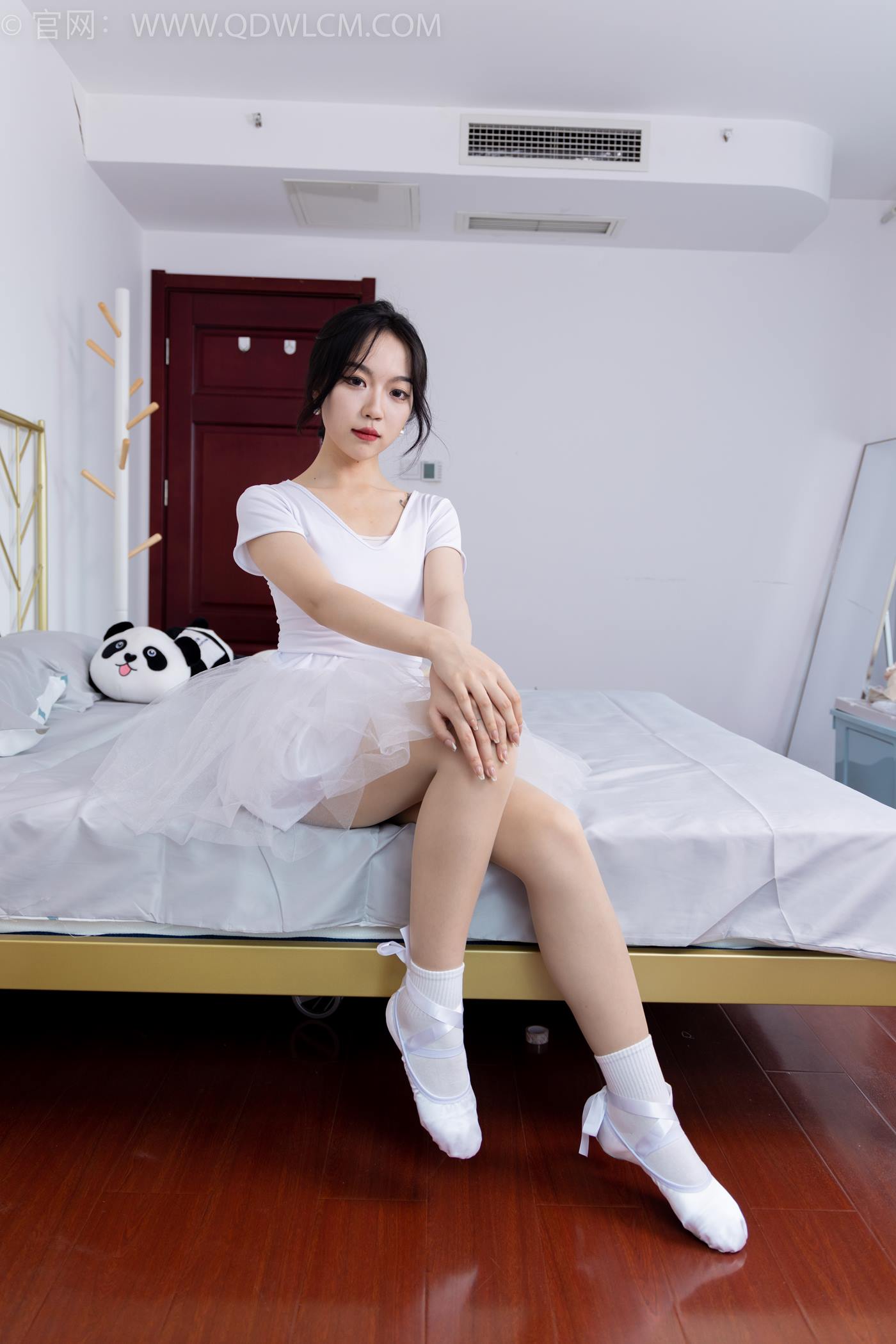 物恋传媒 NO.1588 莎莎-芭蕾小天鹅[160P/1V/4.25GB]