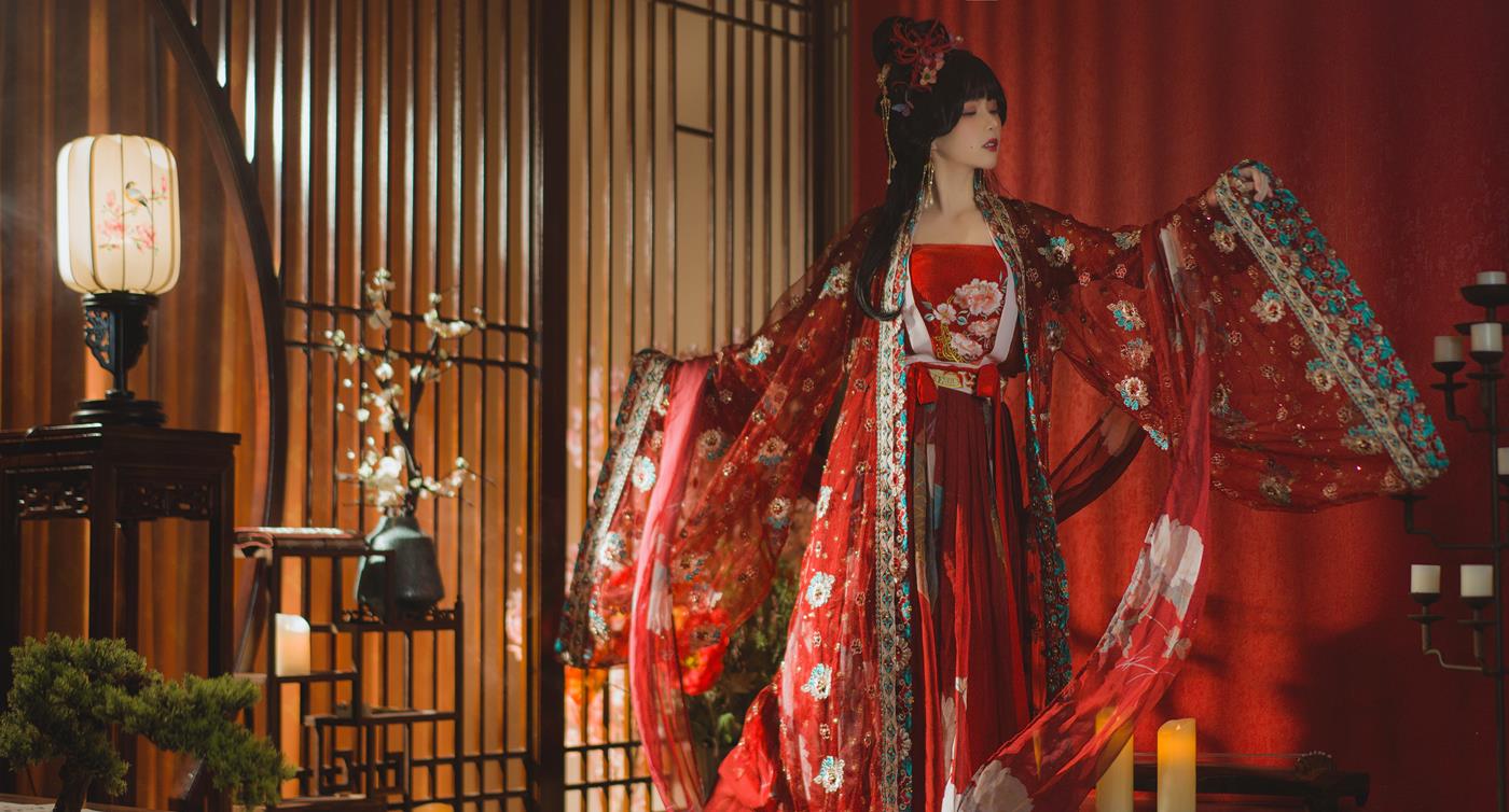 凛子酱 - 抚绸衣庄[26P/79MB]