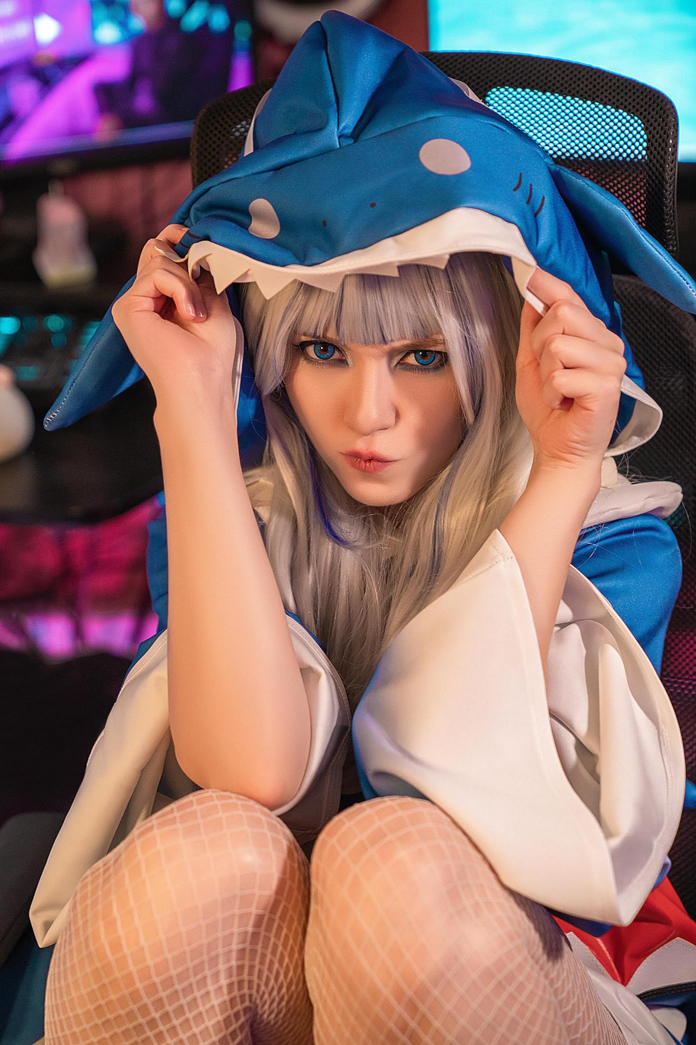 Olyashaa - Gawr Gura 白色渔网袜[50P/177MB]