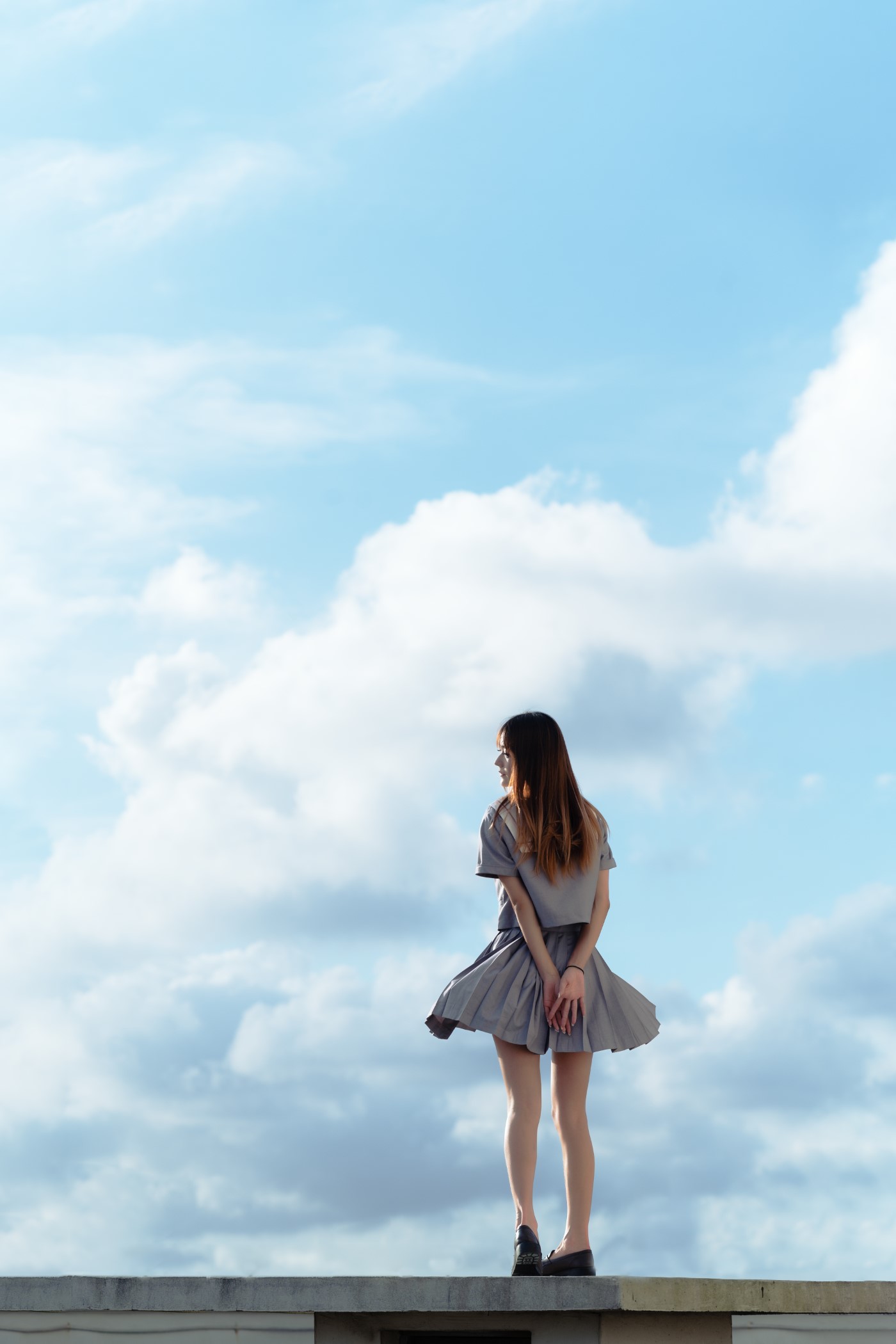 [YITUYU艺图语] 2022.06.12 天台纸飞机 云朵无限接近 兔子Zzz不吃胡萝卜 [28P/245MB]