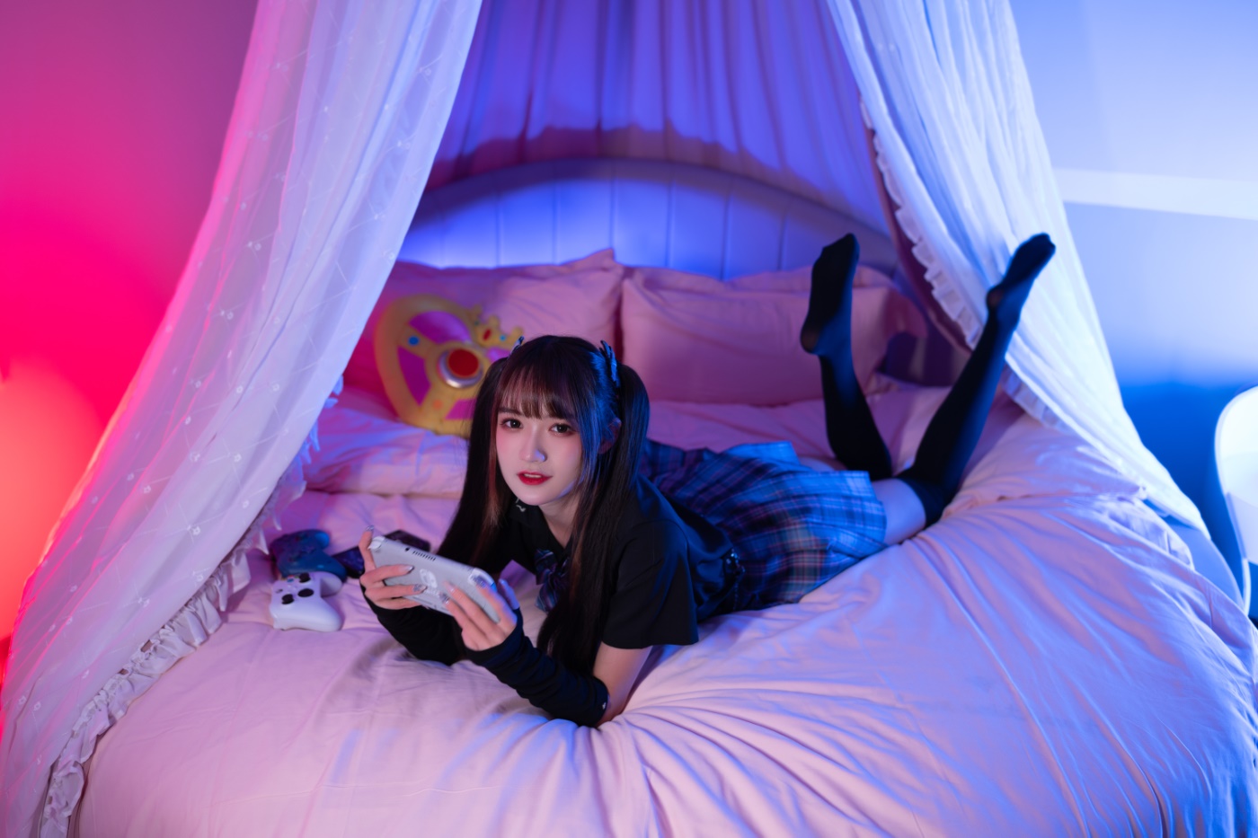 [YITUYU艺图语] 2022.06.09 电竞少女 兔子Zzz不吃胡萝卜 [22P/215MB]