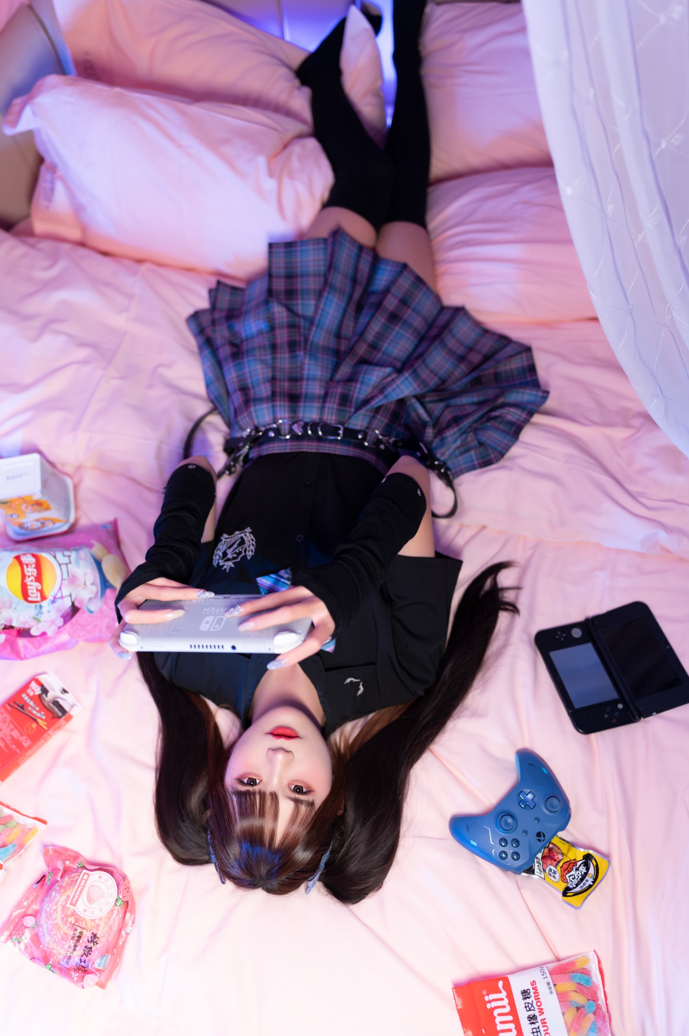 [YITUYU艺图语] 2022.06.09 电竞少女 兔子Zzz不吃胡萝卜 [22P/215MB]