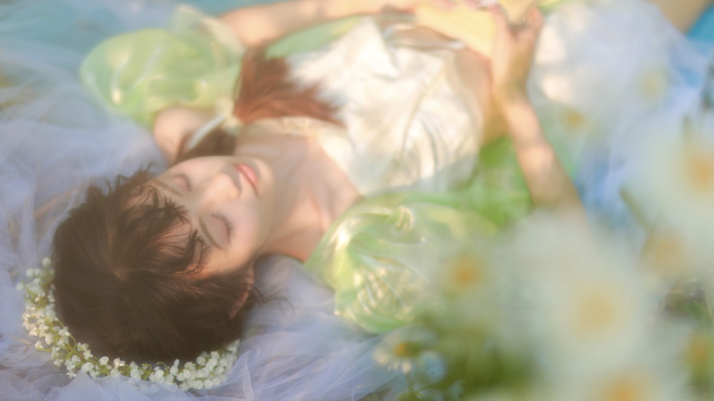 [YITUYU艺图语] 2022.06.17 她在光里徜徉 西西 [55P/272MB]