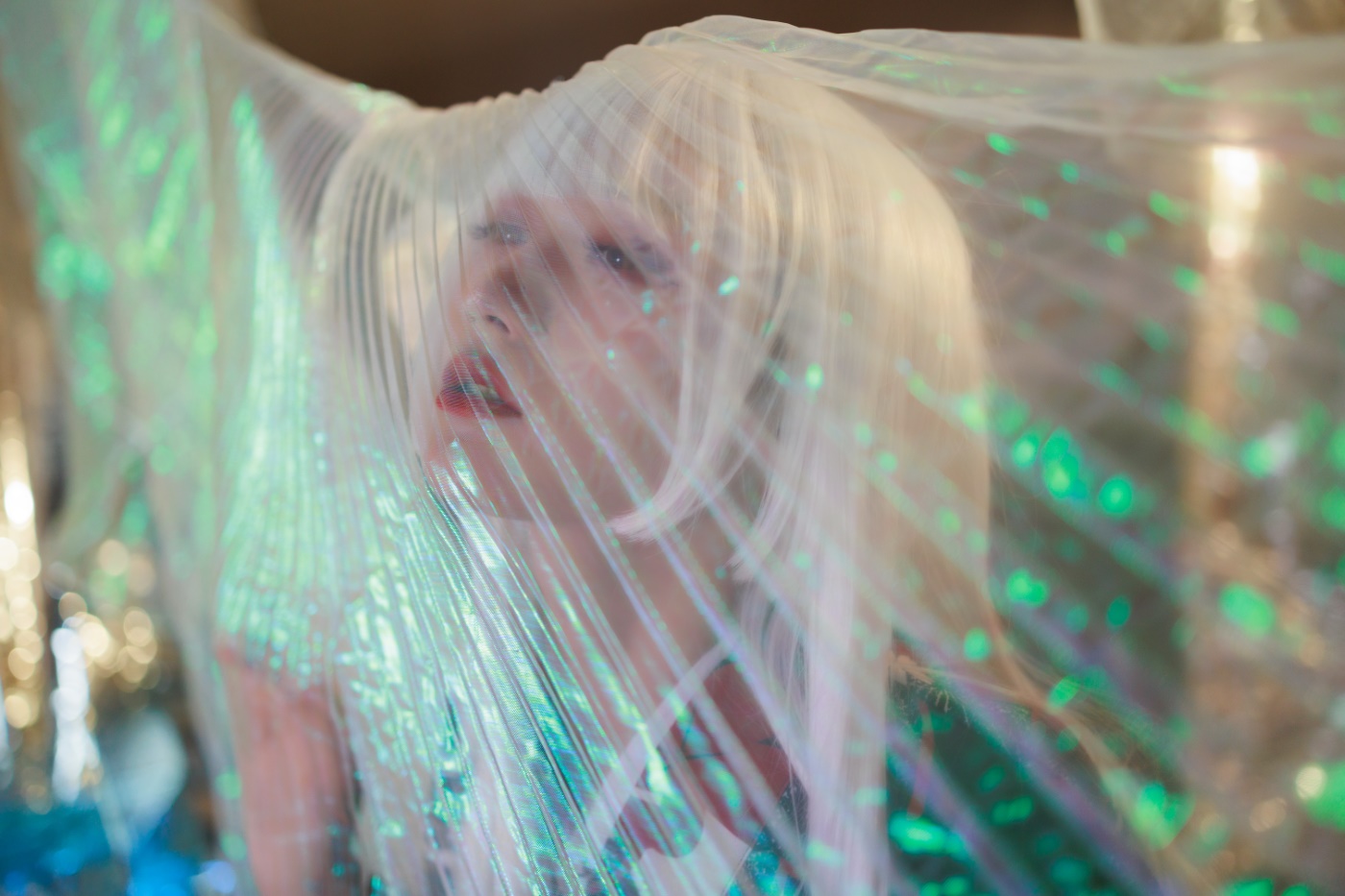 [YITUYU艺图语] 2022.06.19 白发姬 兔子Zzz不吃胡萝卜 [43P/510MB]