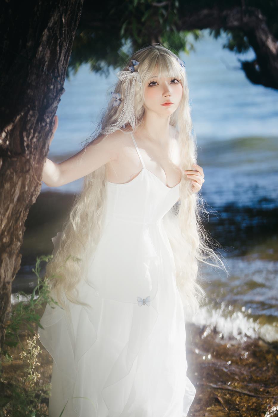 是三不是世w  - 湖边白裙[15P/232MB]