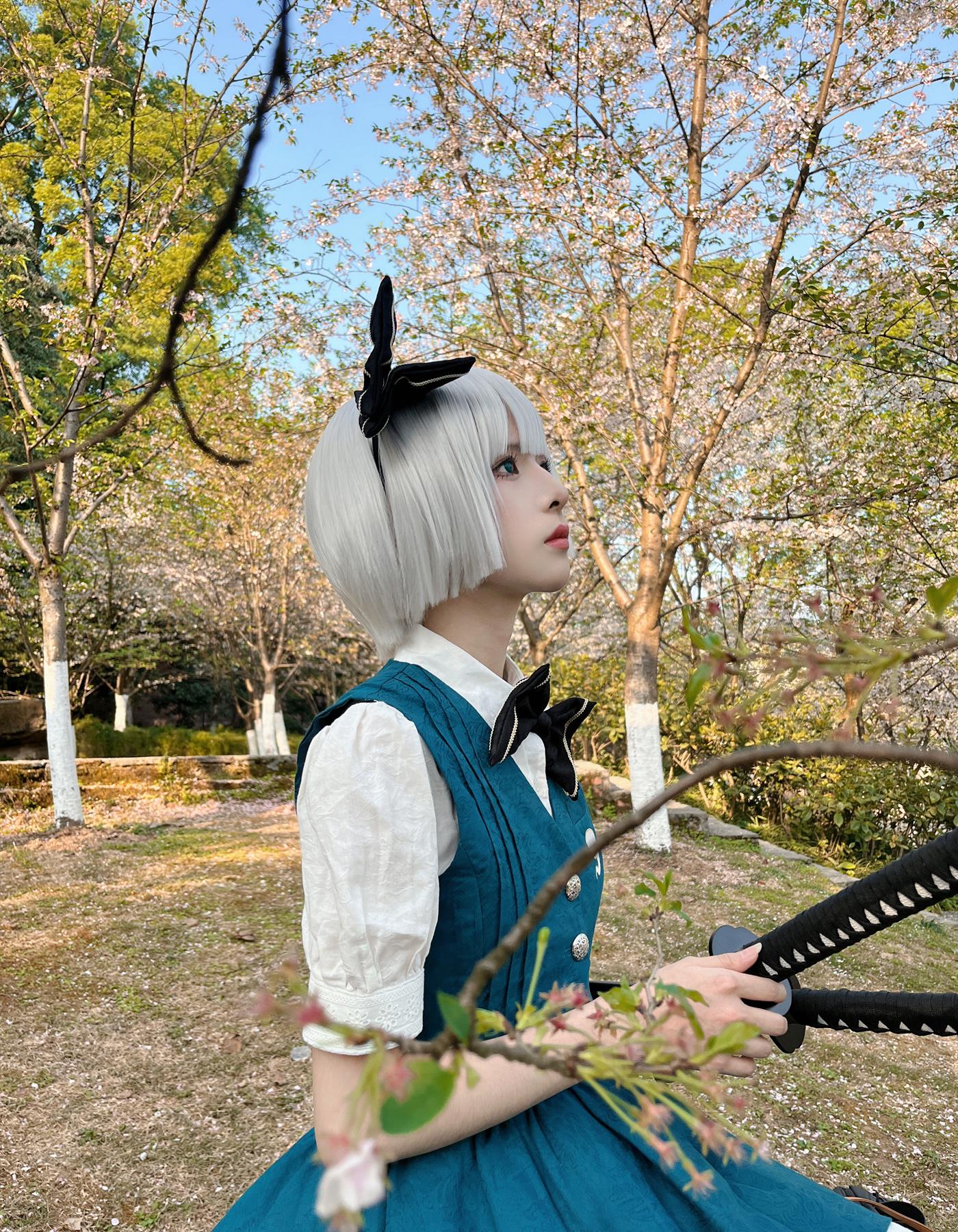 腥味猫罐 - 半妖庭师[15P/82MB]