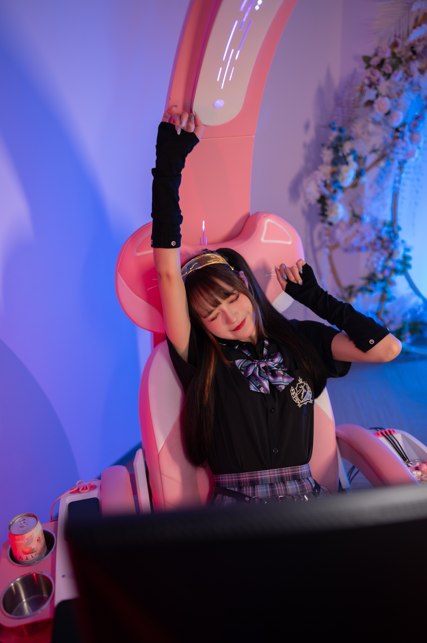 [YITUYU艺图语] 2022.06.09 电竞少女 兔子Zzz不吃胡萝卜 [22P/215MB]