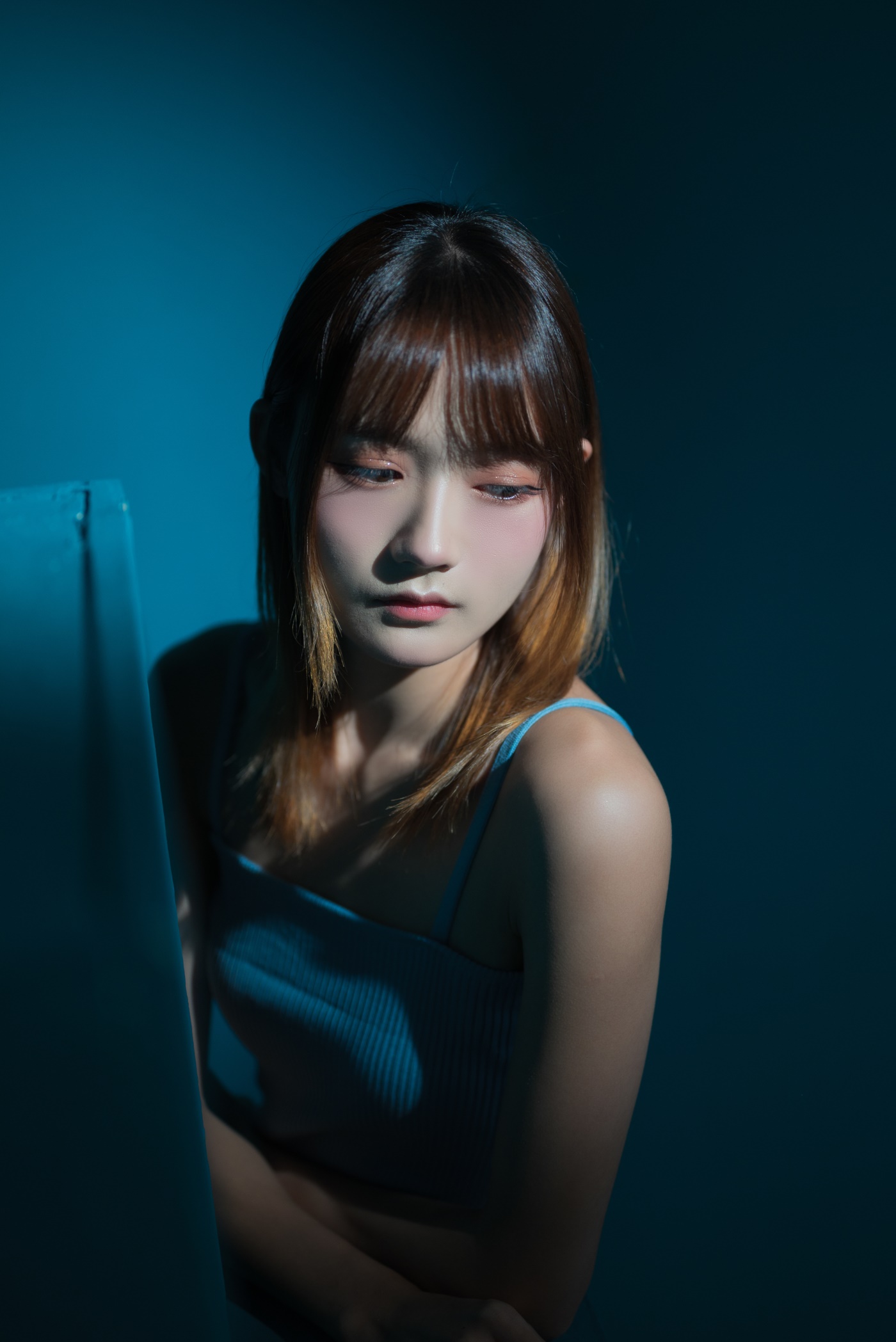 [YITUYU艺图语] 2022.06.08 抑郁的蓝房间 兔子Zzz不吃胡萝卜 [27P/276MB]