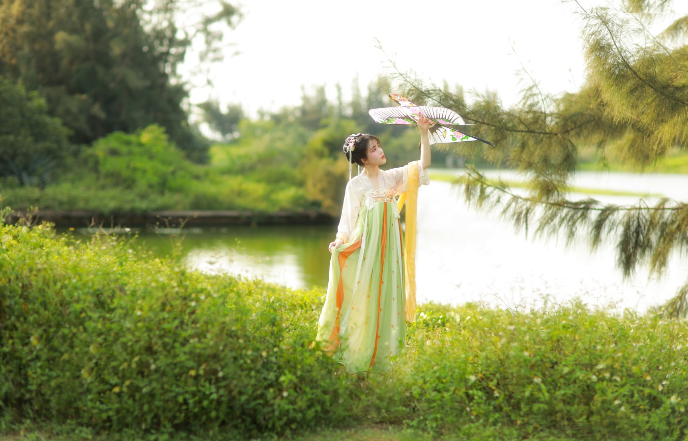 [YITUYU艺图语] 2022.06.11 夏日少女 我超白_ [27P/325MB]