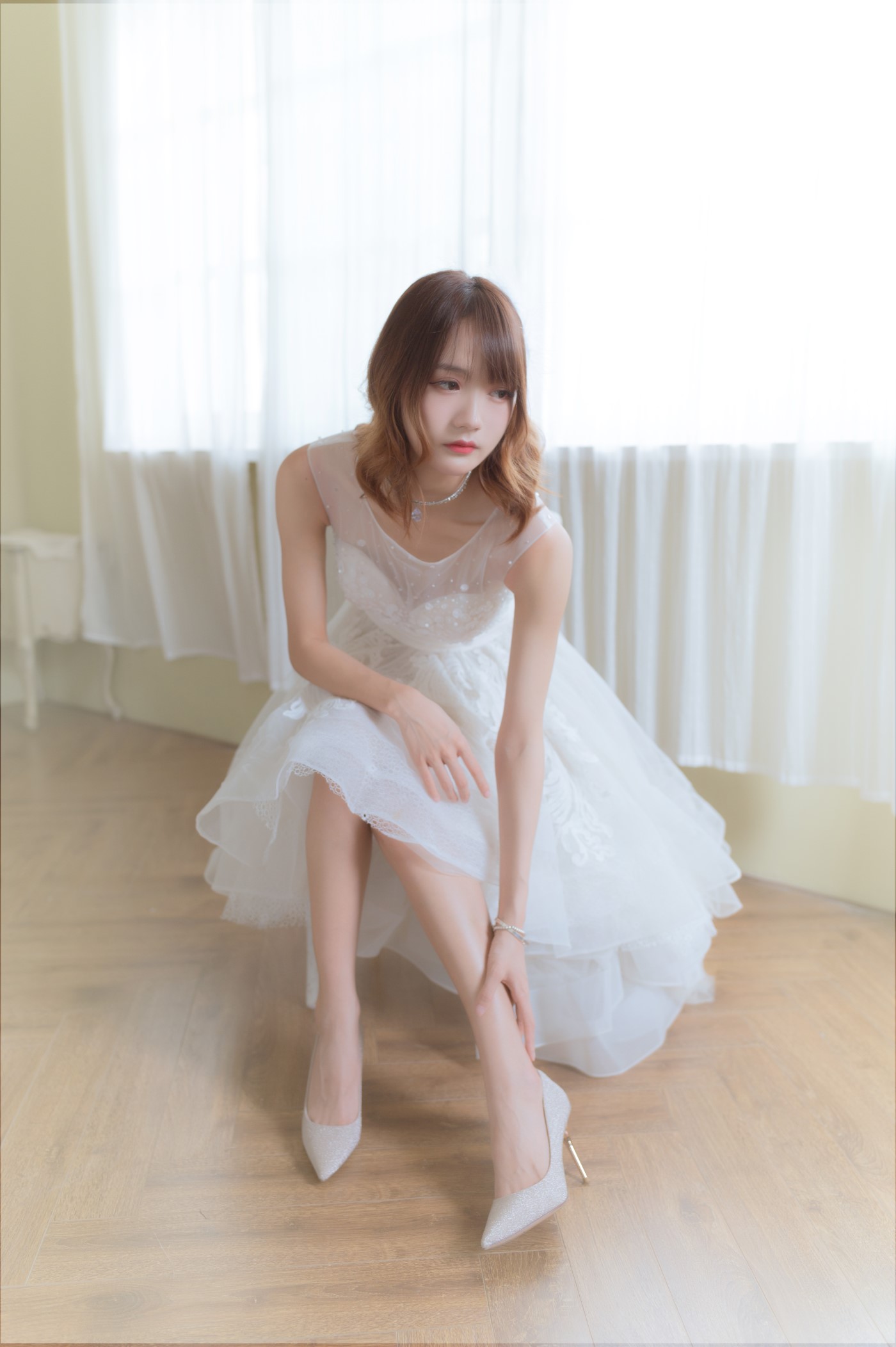 [YITUYU艺图语] 2022.06.13 人间四月天 兔子Zzz不吃胡萝卜 [31P/233MB]