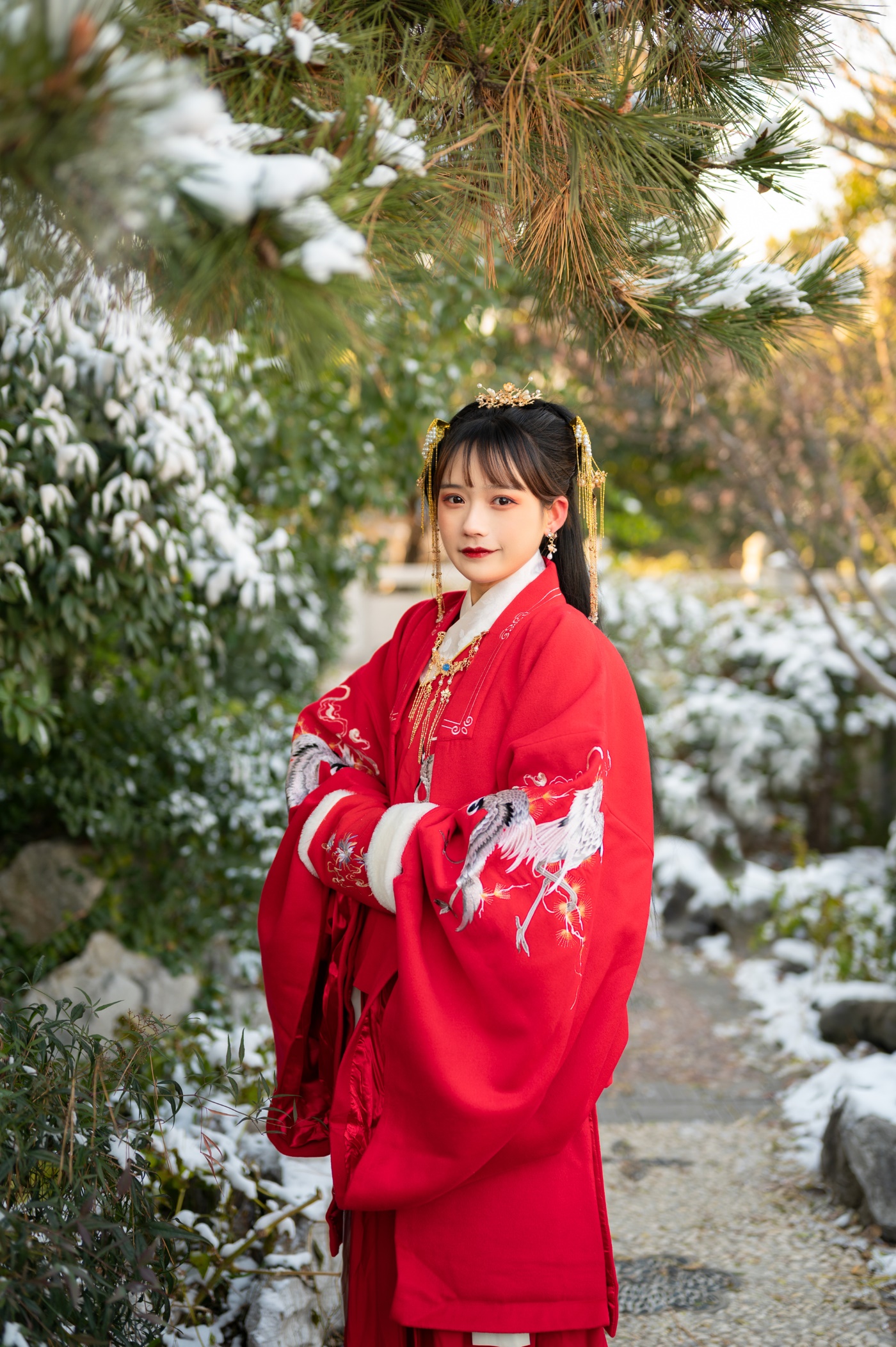 [YITUYU艺图语] 2022.06.18 深宫雪 兔子Zzz不吃胡萝卜 [28P/266MB]