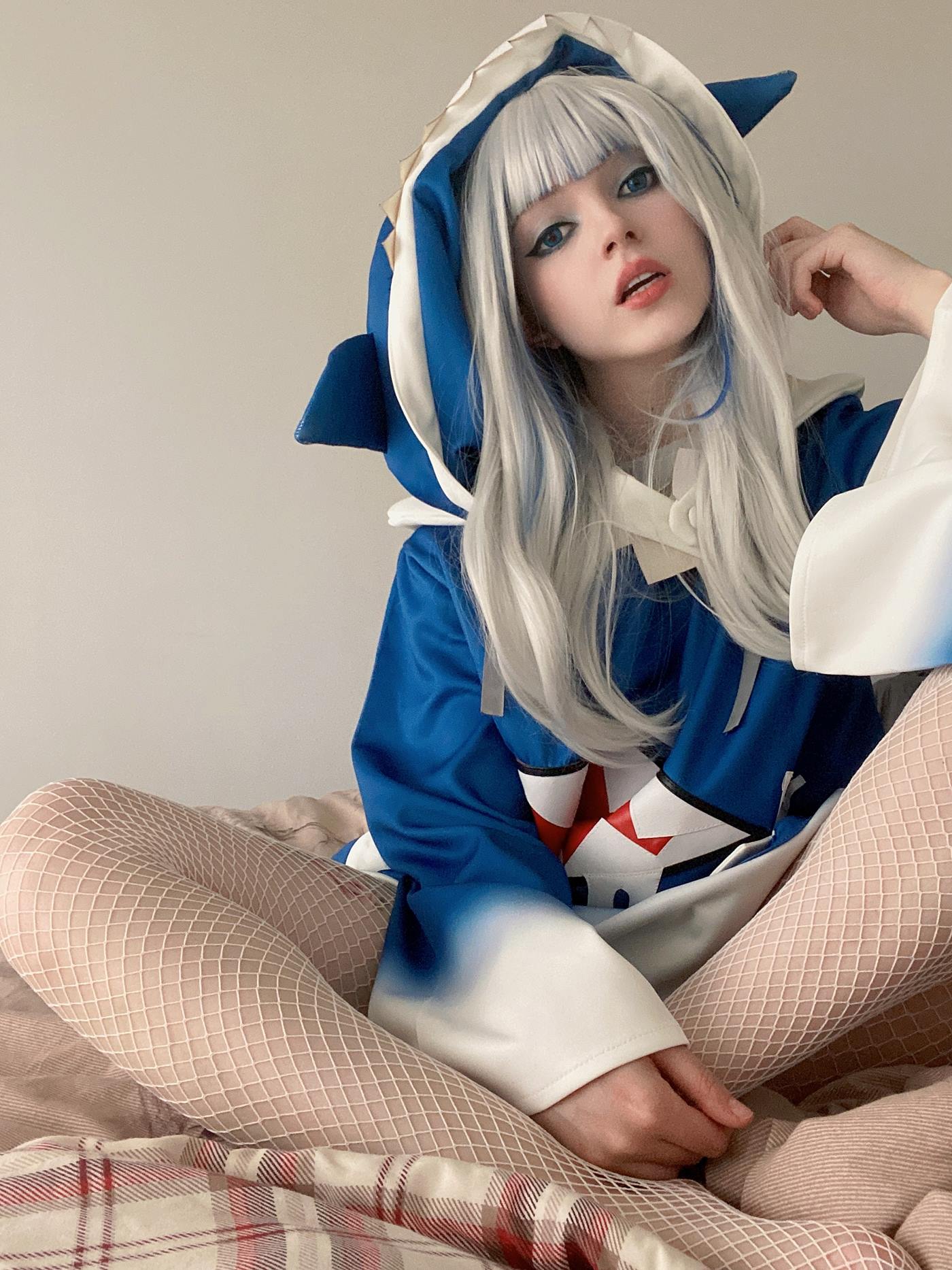 Olyashaa - Gawr Gura 白色渔网袜[50P/177MB]