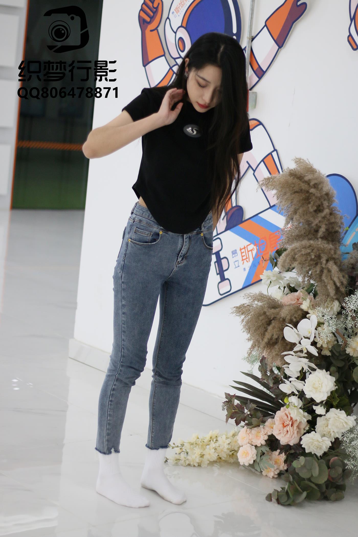 [织梦映像]NO.018 大家闺秀大美女白袜裸足[100P/1V/2.22GB]