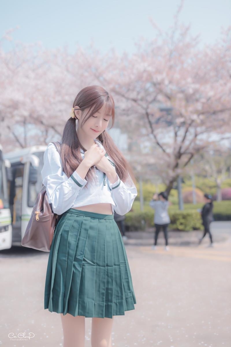 网紅Coser@王羽杉 JK樱花 [20P/26MB]