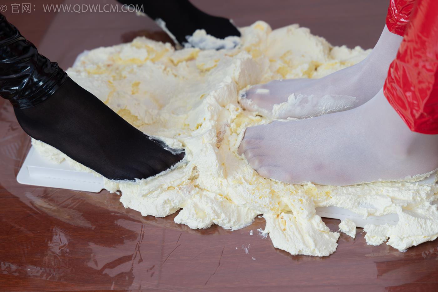 物恋传媒 NO.1638 小竹&闪闪-慢慢相遇[193P/1V/5.04GB]