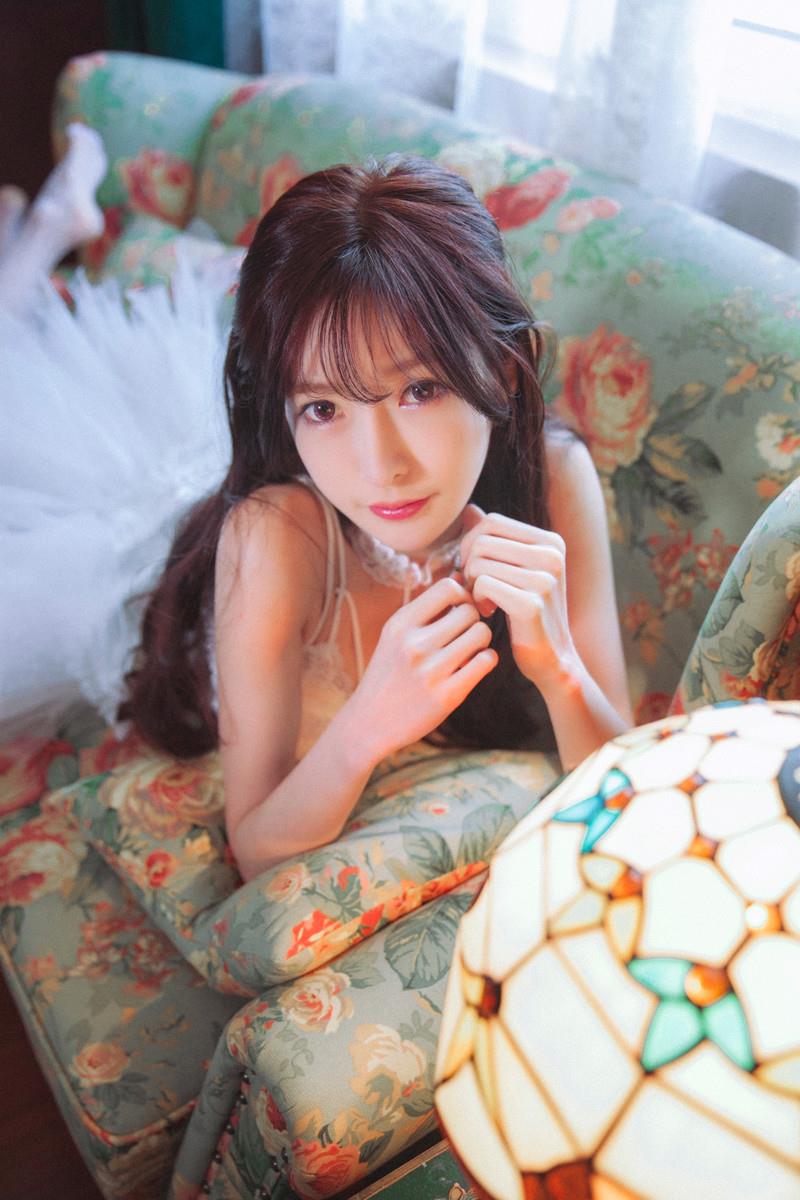 网紅Coser@王羽杉 白裙[24P/5MB]